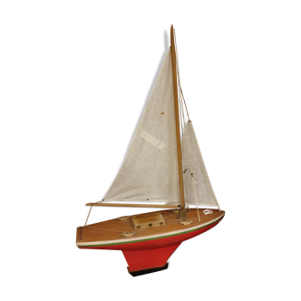 Voilier en bois lesté
