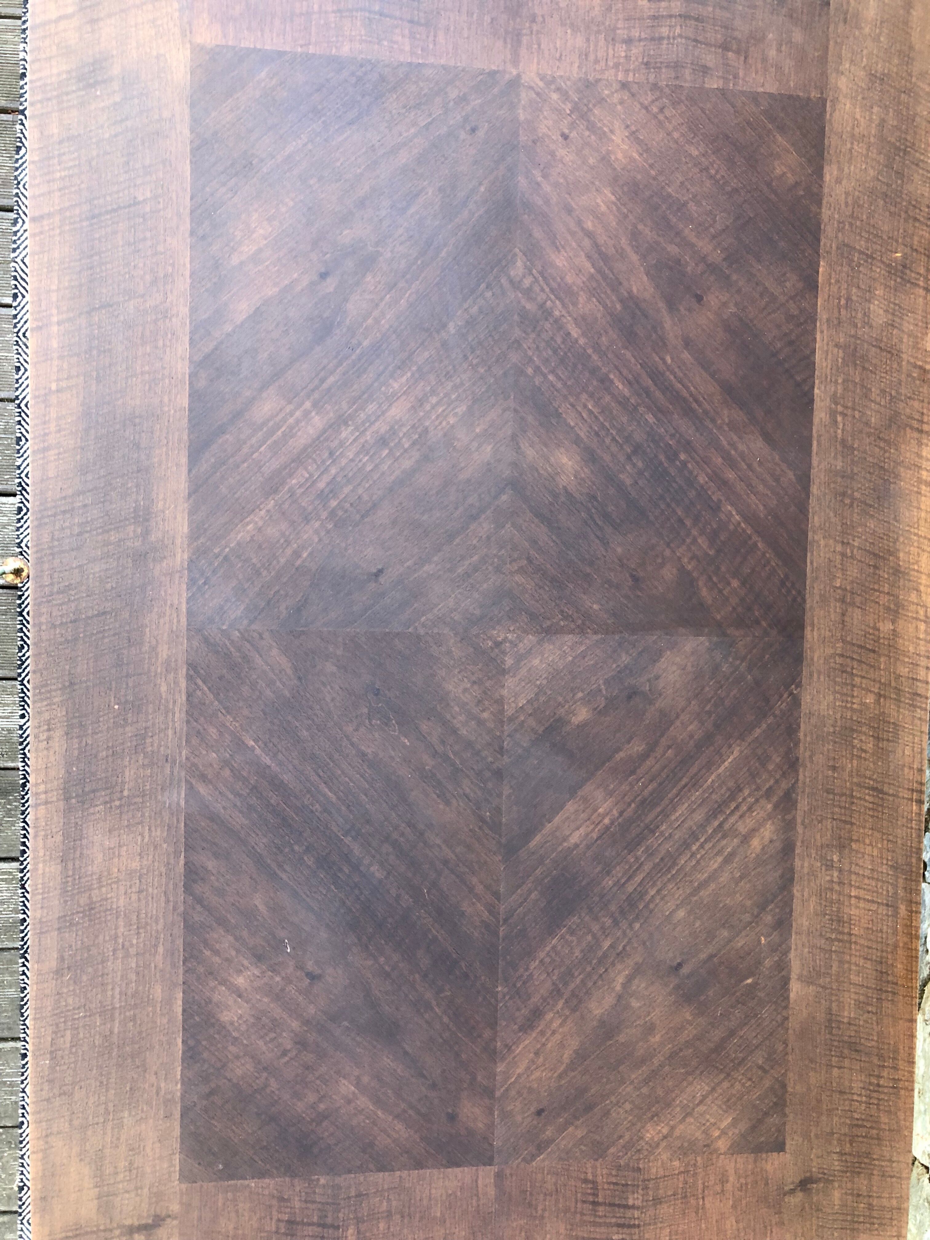 Dining table compass legs