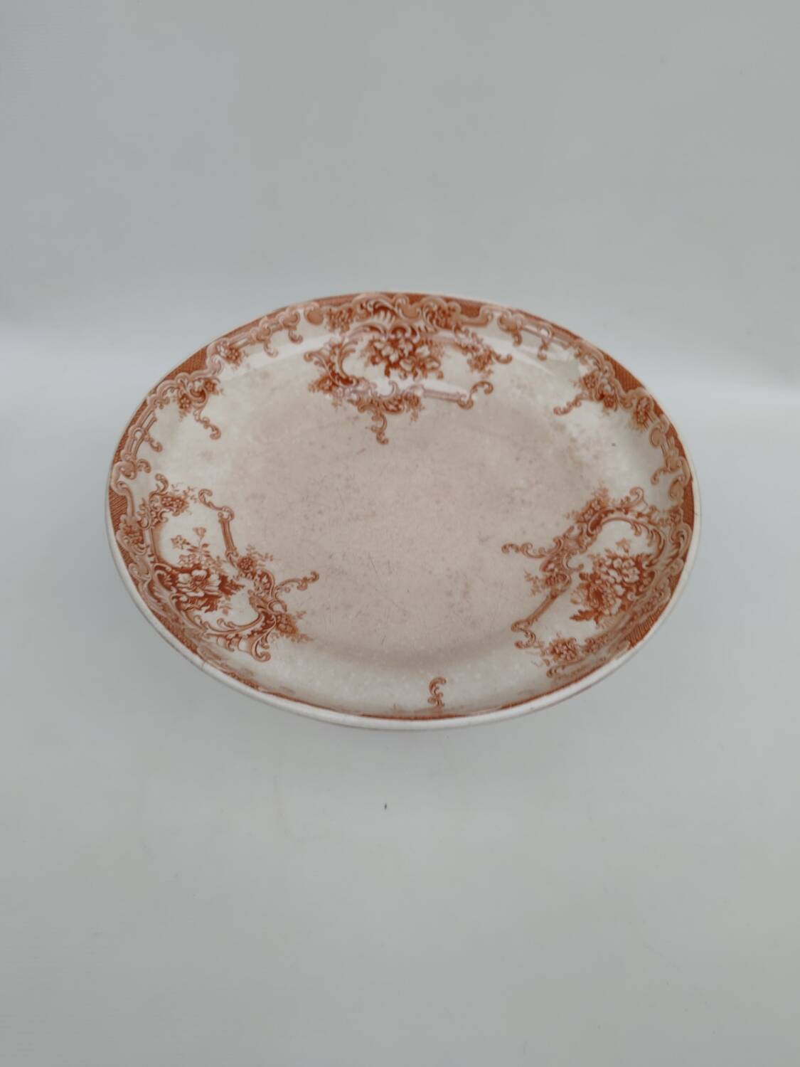 Earthenware bowl on pedestal by Boch Frères, iron earth, circa 1900.