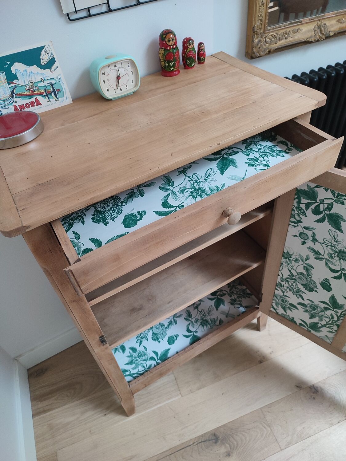 Jam maker or Parisian buffet