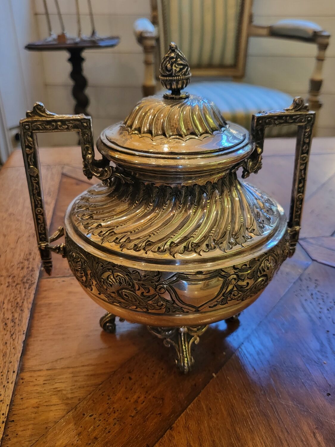 Teapot and its sugar bowl