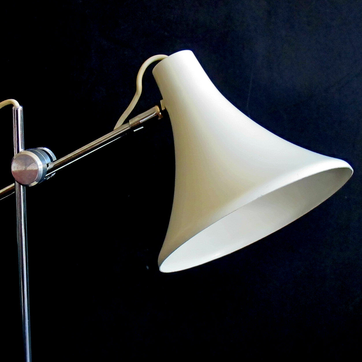 LARGE 60S ALUMINOR DESK LAMP