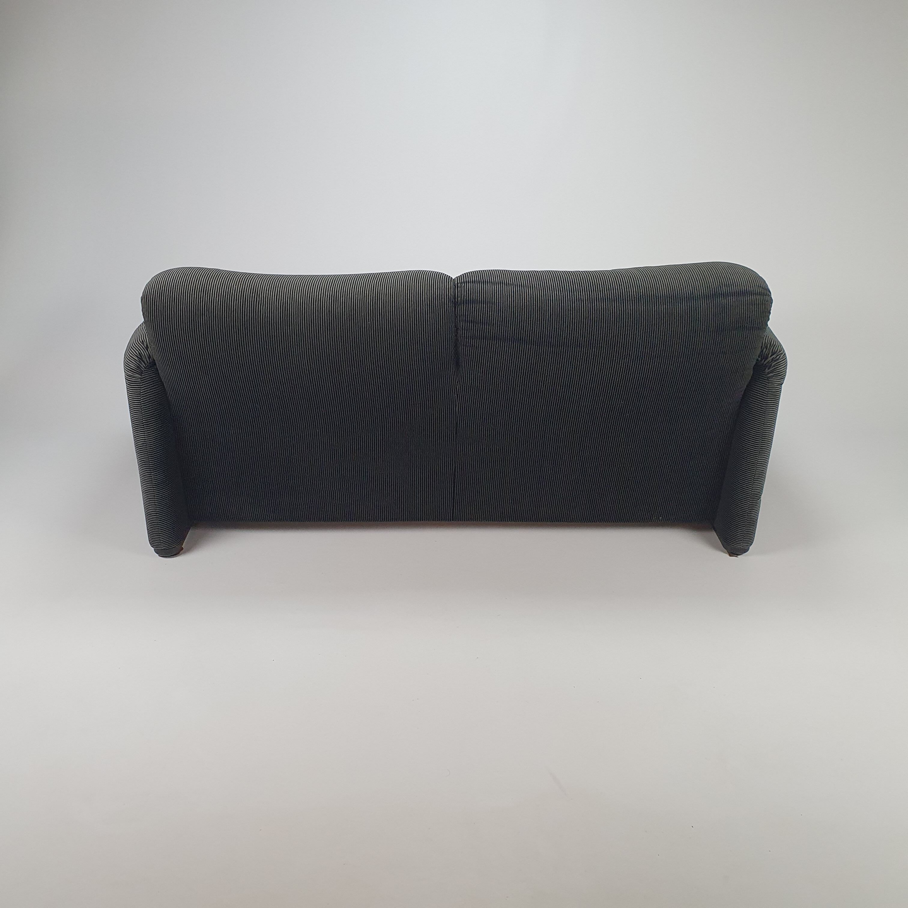 Maralunga Two Seater Sofa by Vico Magistretti for Cassina, 1970s