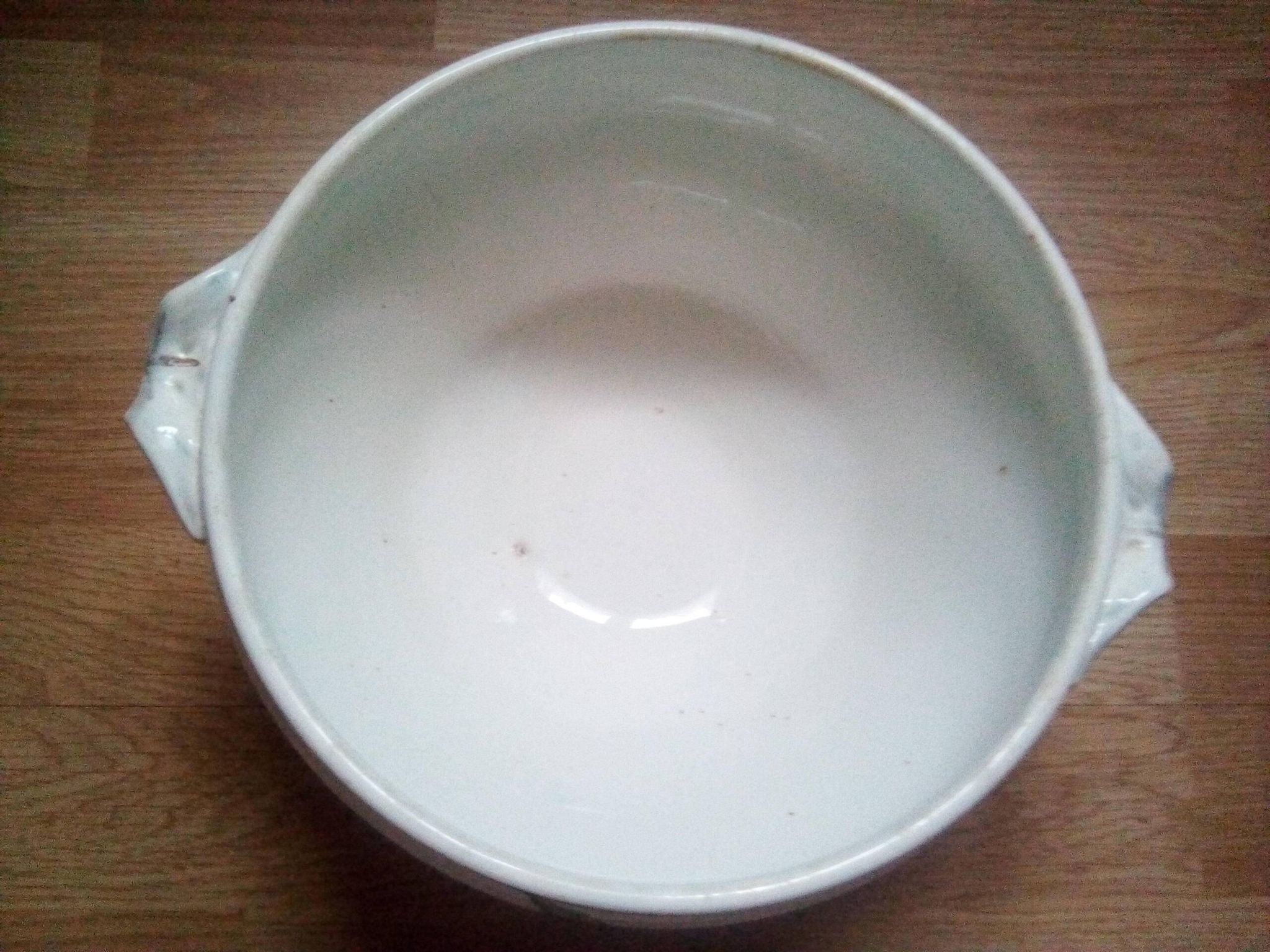 old Saint Amand soup tureen in very good condition 19th century
