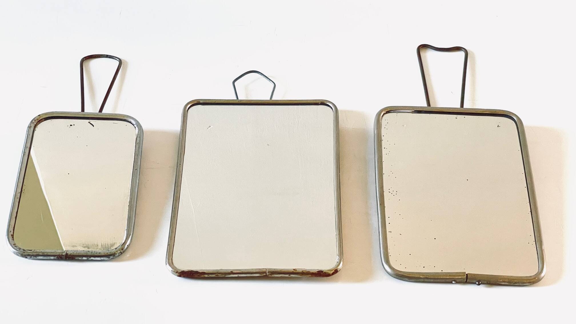 Collection de 3 miroirs barbier vintage