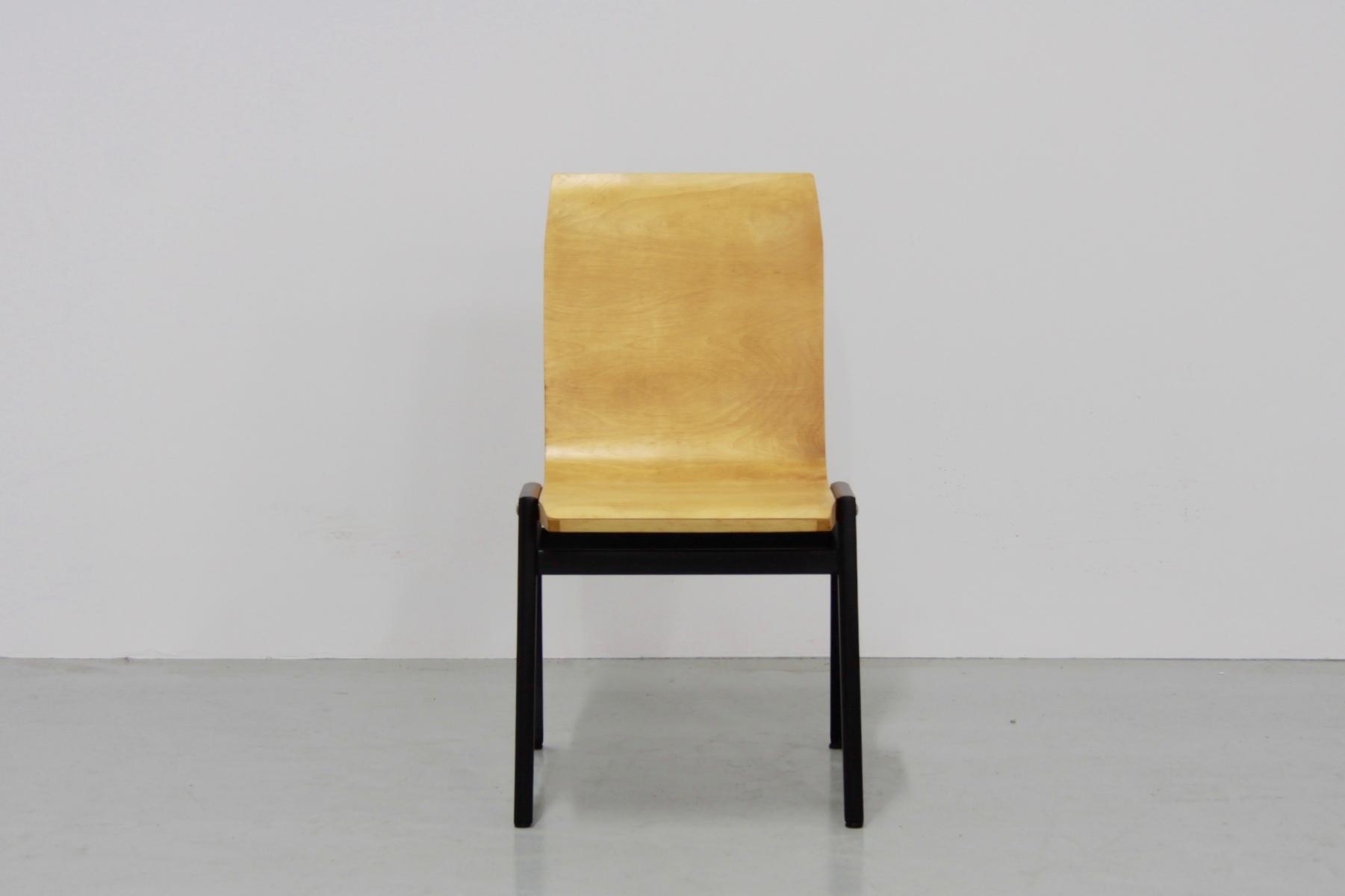 Set de 4 chaises empilables par Roland Rainer