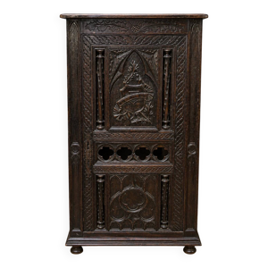 cabinet en chêne richement