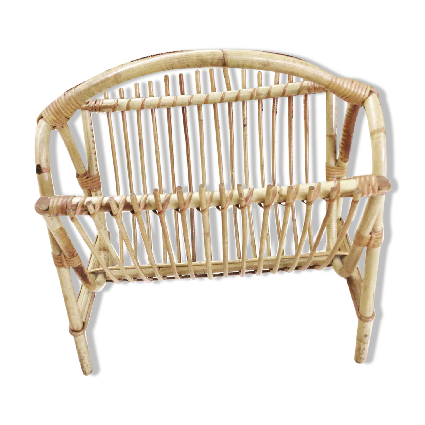 Rattan magazine holder
