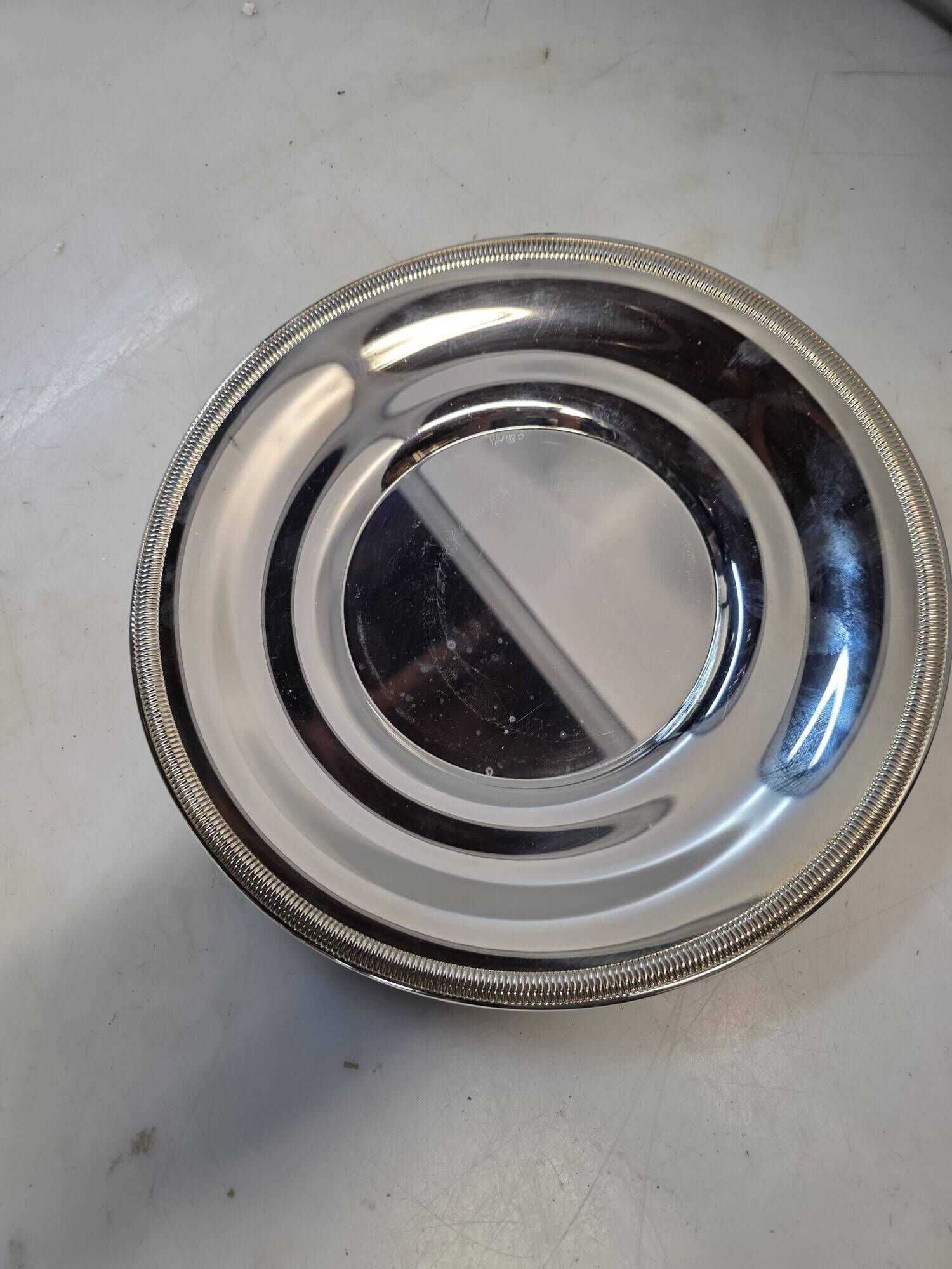 Round silver-plated serving dish – French silversmithing
