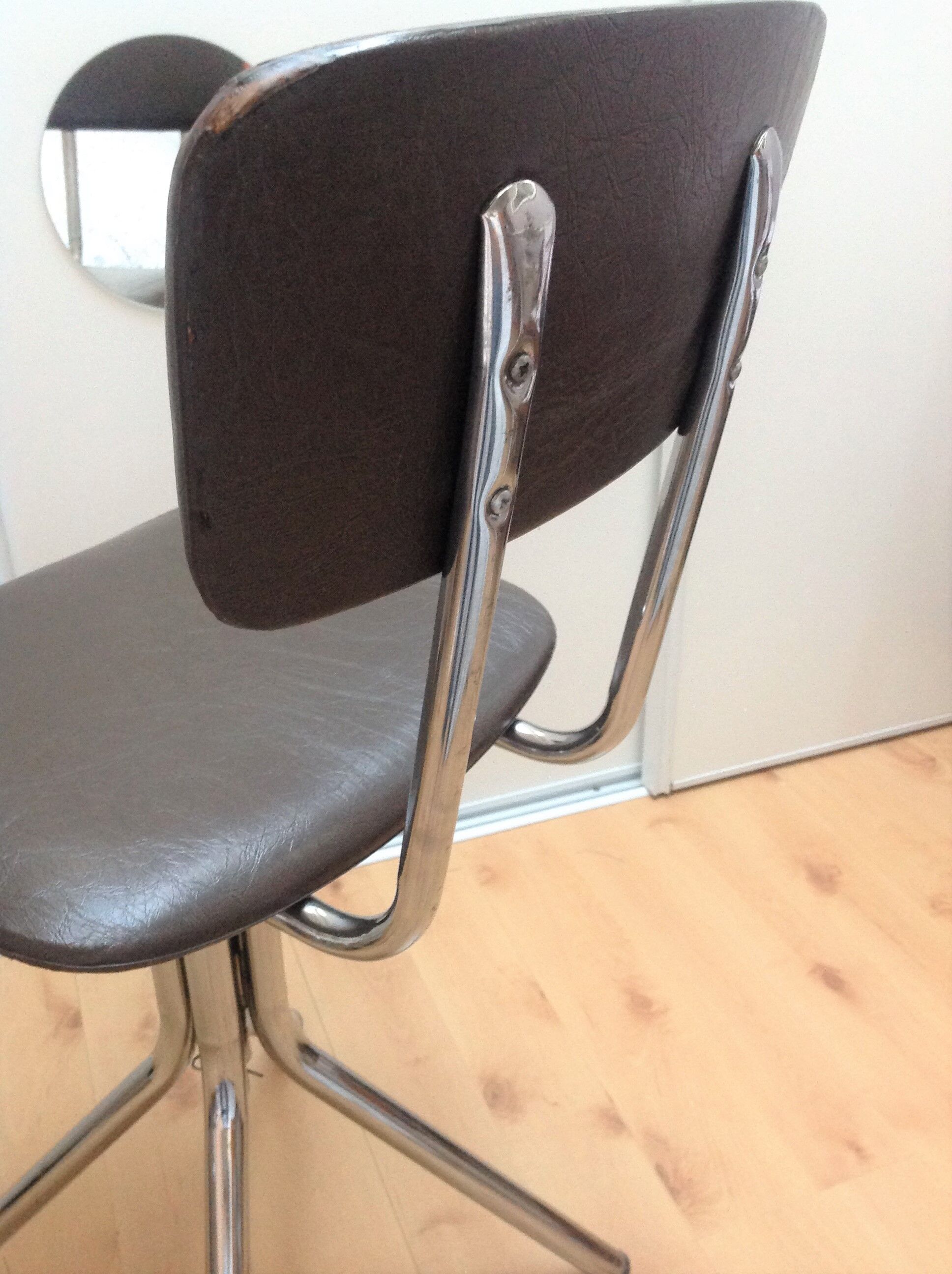 Swivel chair in chromed metal and skai brown years 60-70