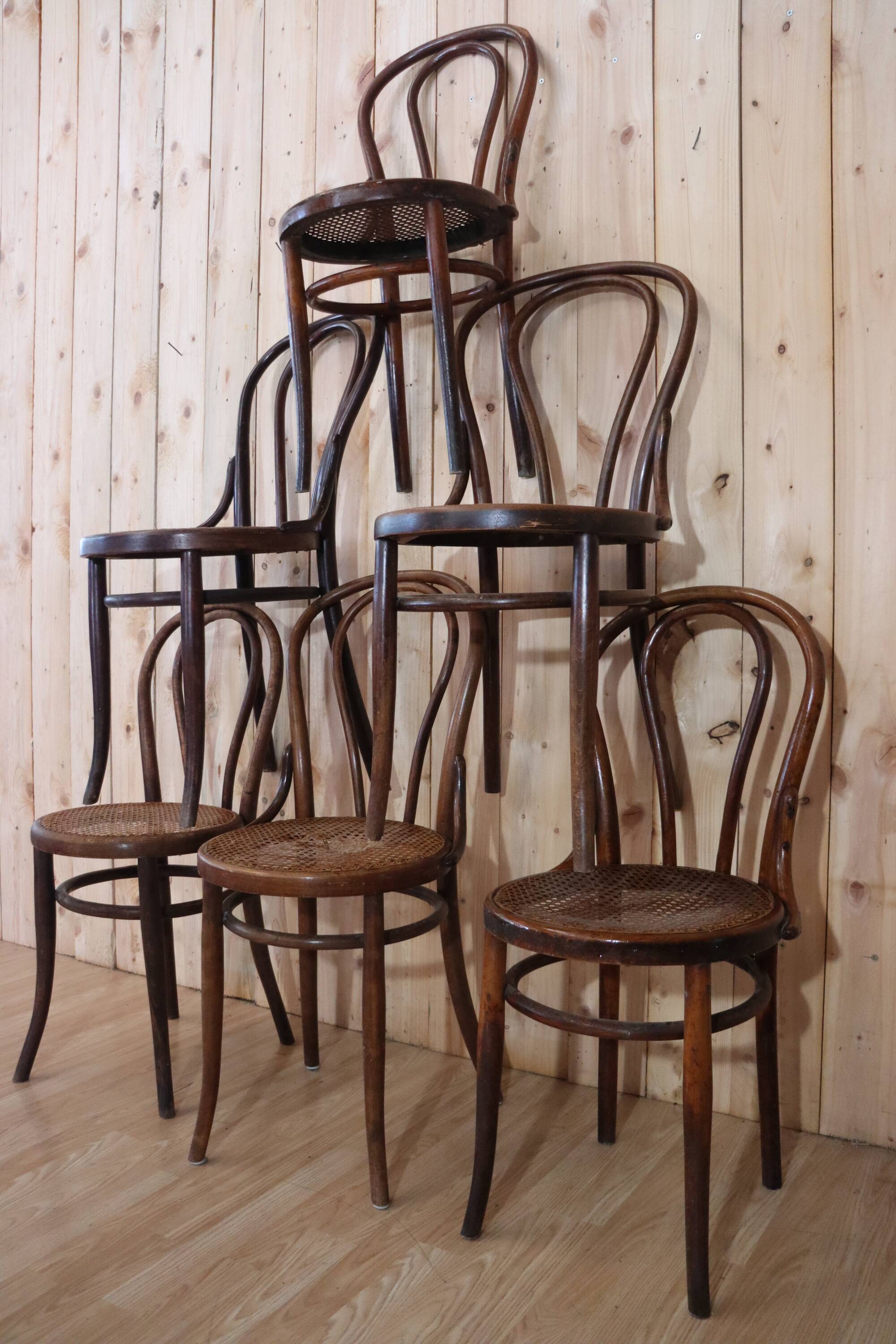 Set of six bistro chairs n°18 Thonet
