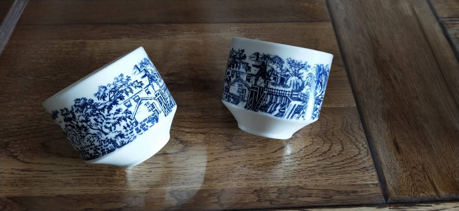 Set of two Churchill England mugs
