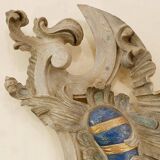Grande paire de décorations murales en bois sculpté de feuillages 18e siècle