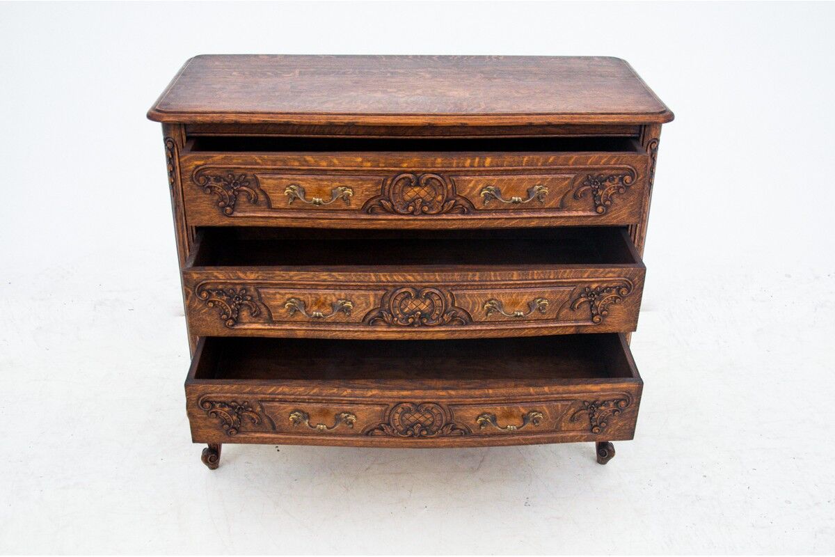 Oak Louis XV style chest of drawers, France, circa 1920.