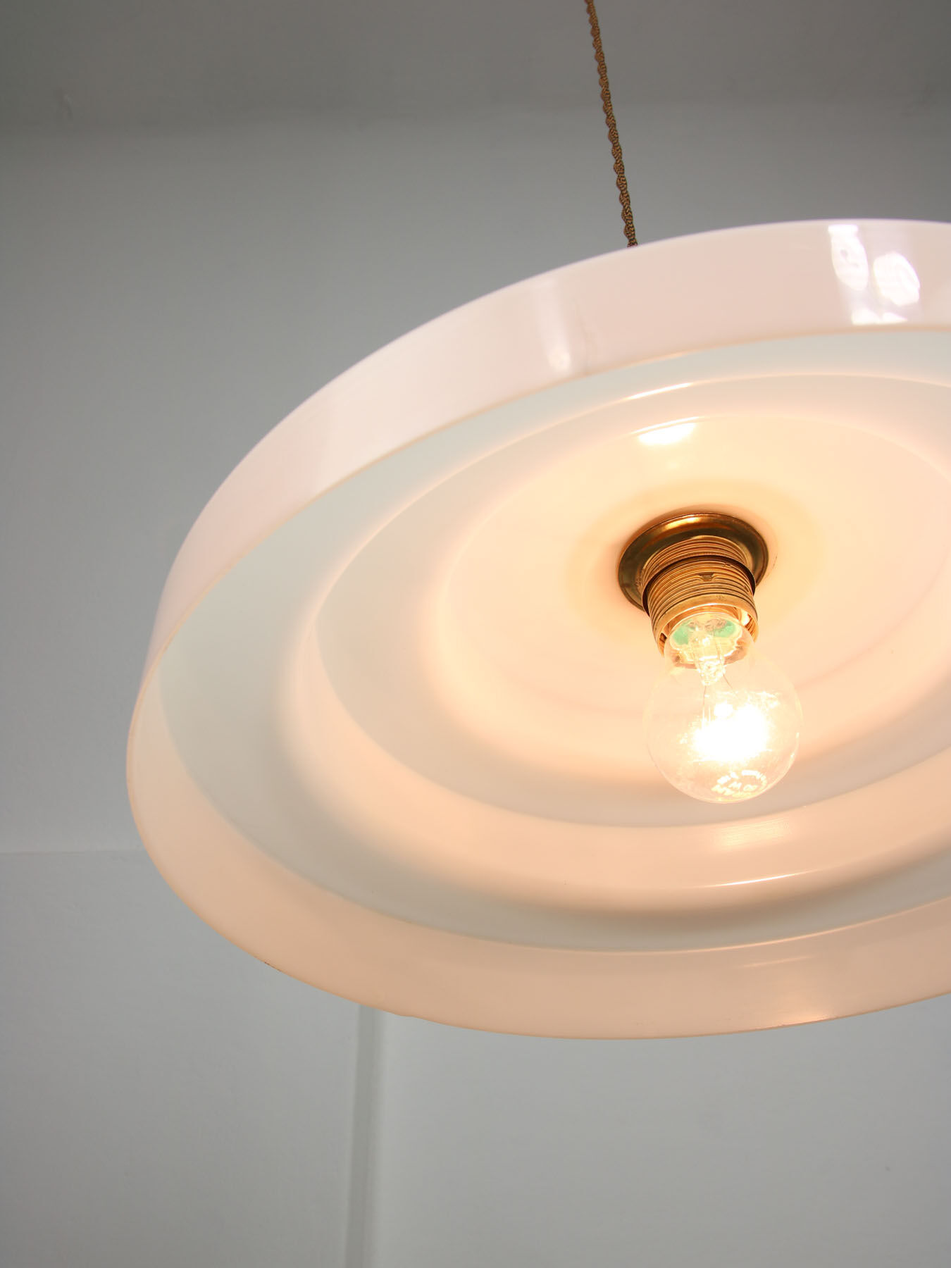 Mid-century cascade brass and plexiglass pendant lamp