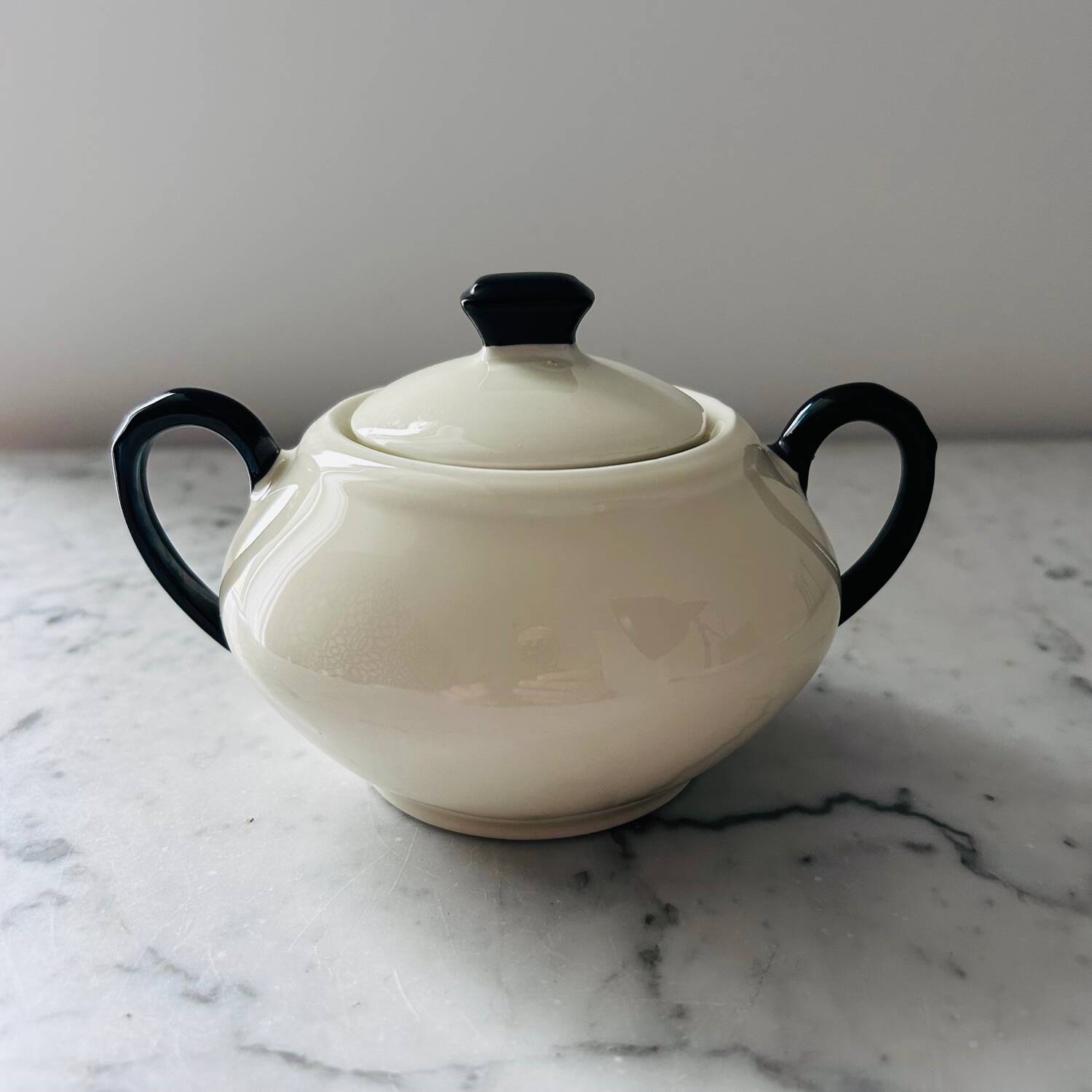 Bicolour porcelain sugar bowl