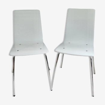 Pair of white chairs in plexiglas 70s