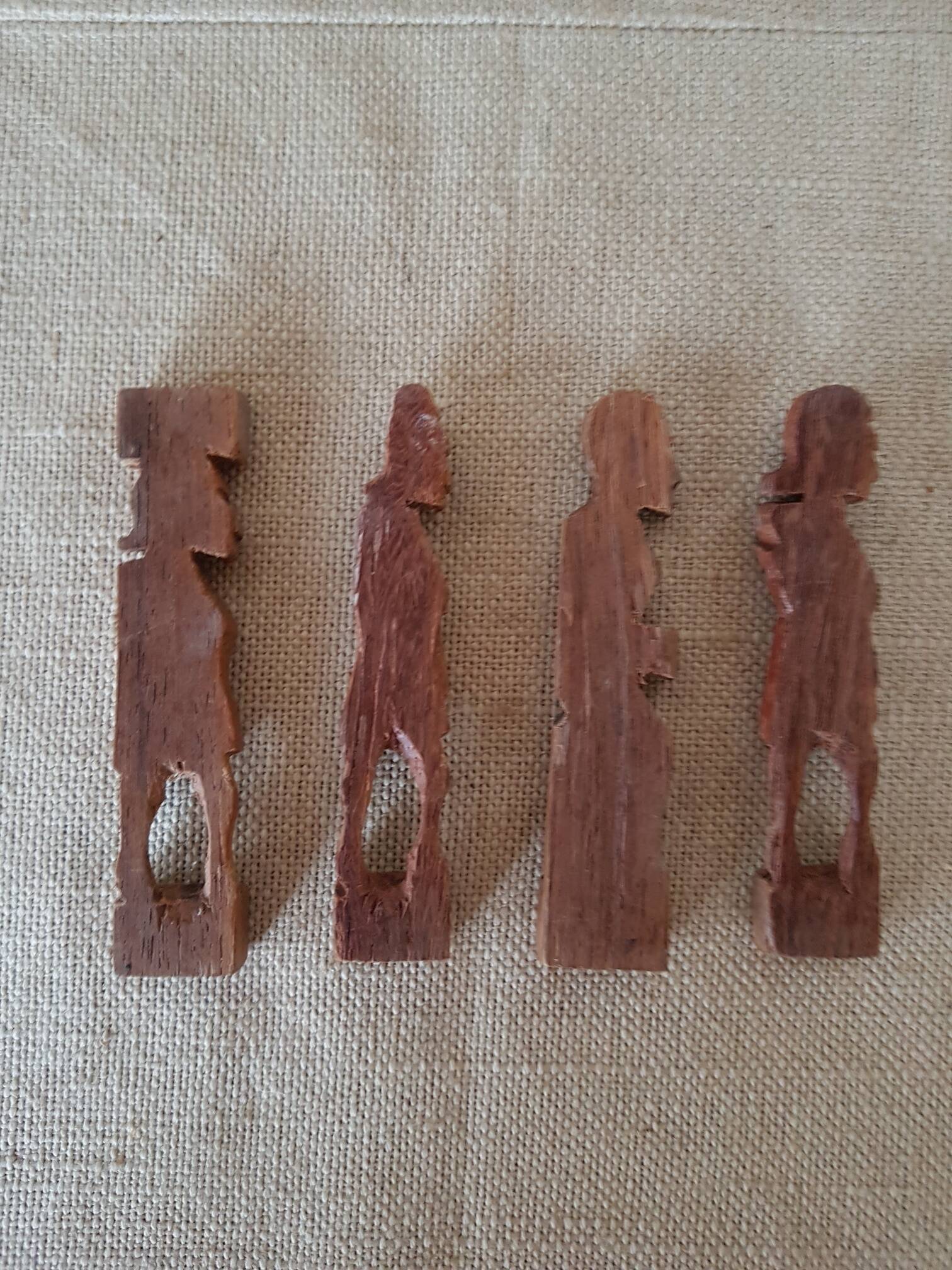 Set of 4 wooden knife holders
