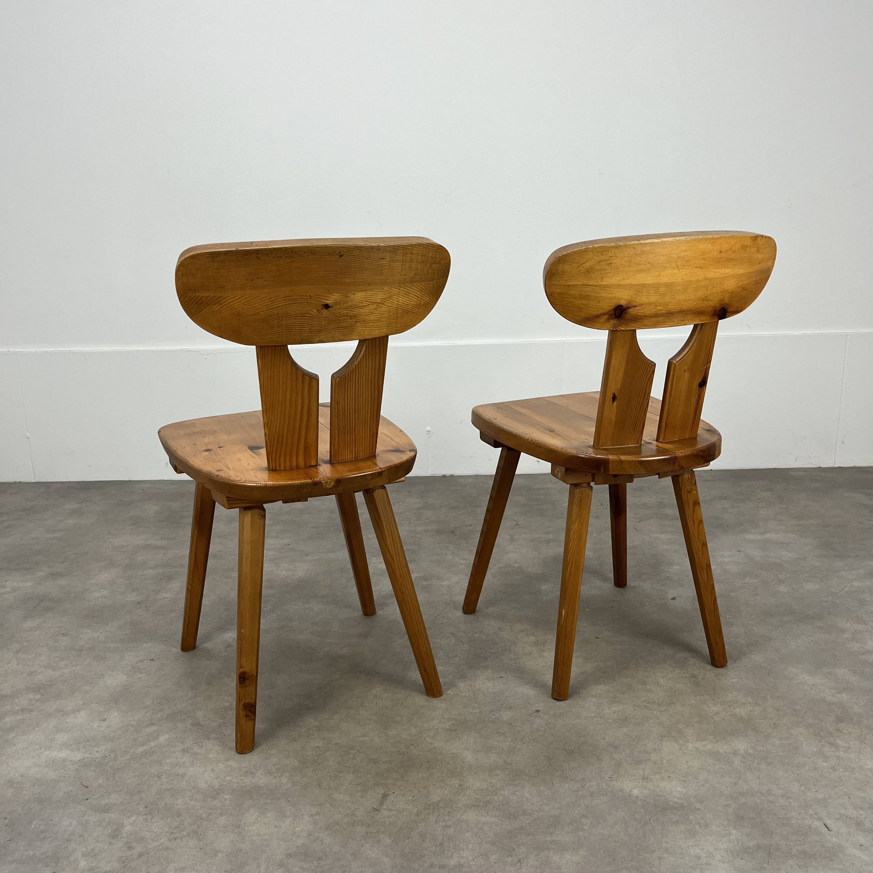 Brutalist chairs in solid pine chalet style