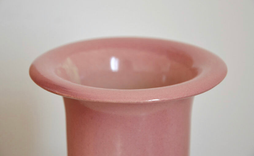 Pink vintage vase with rounded edges