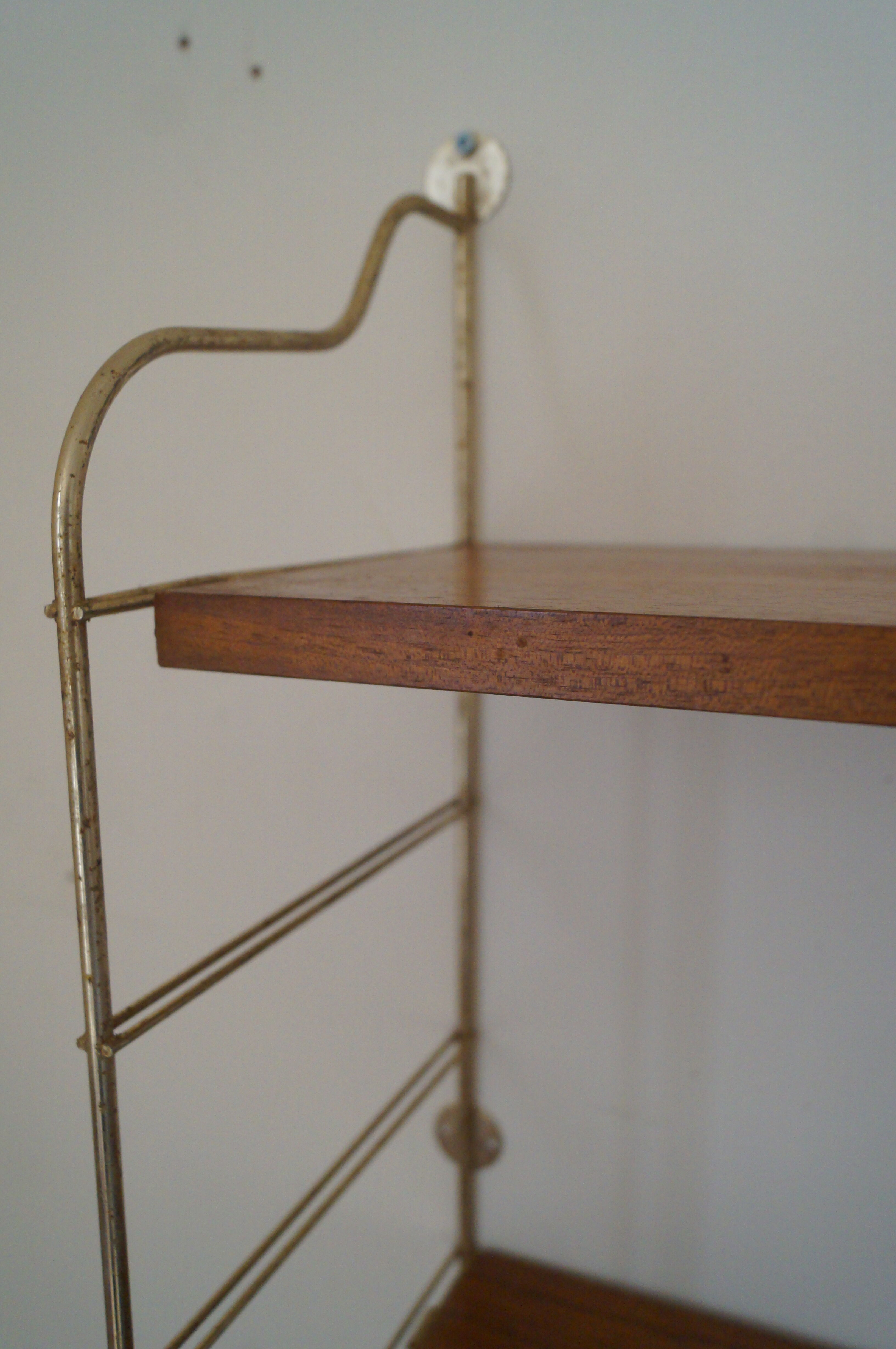 Wall shelf string 1960