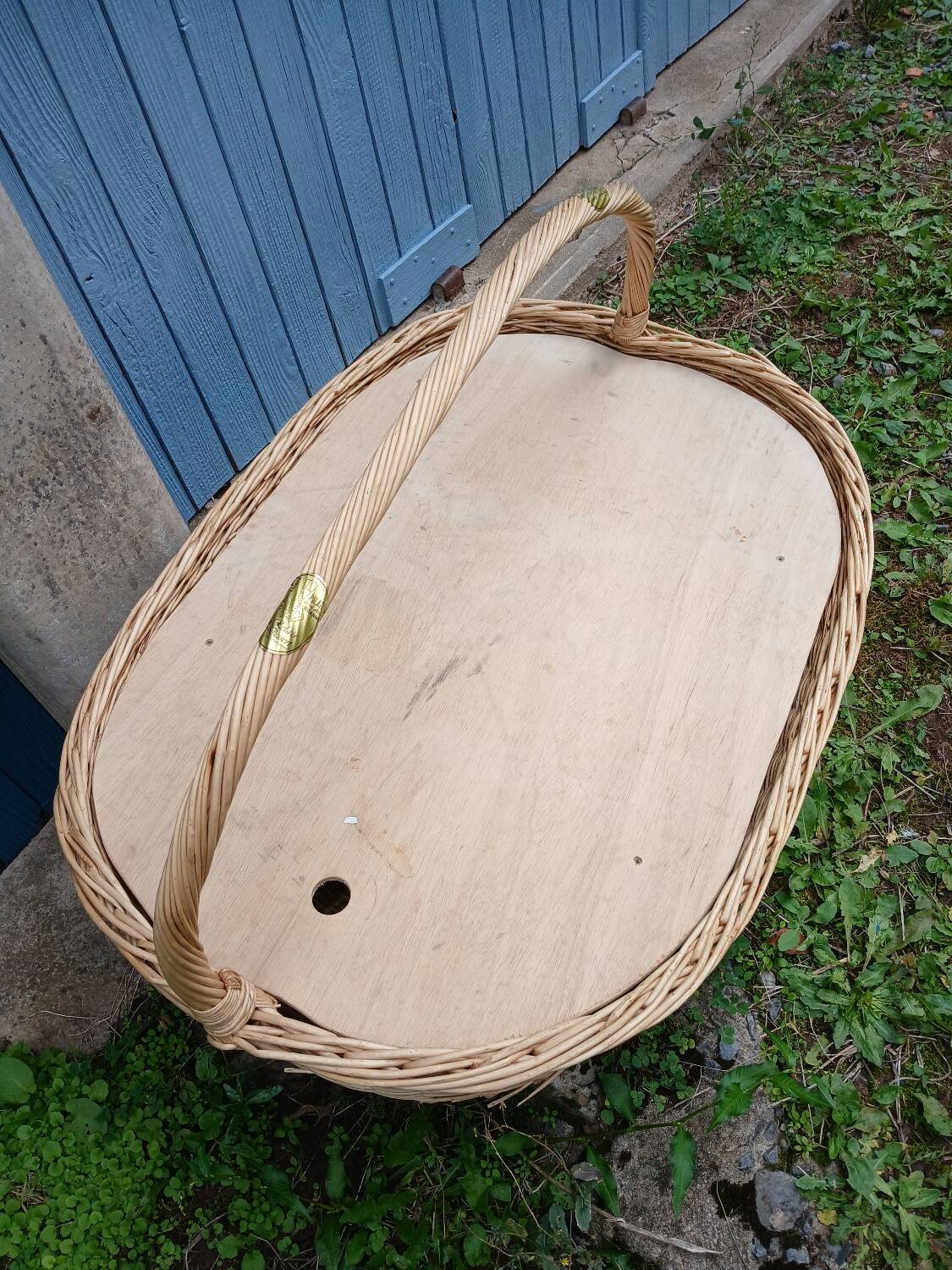 Wicker pastry basket