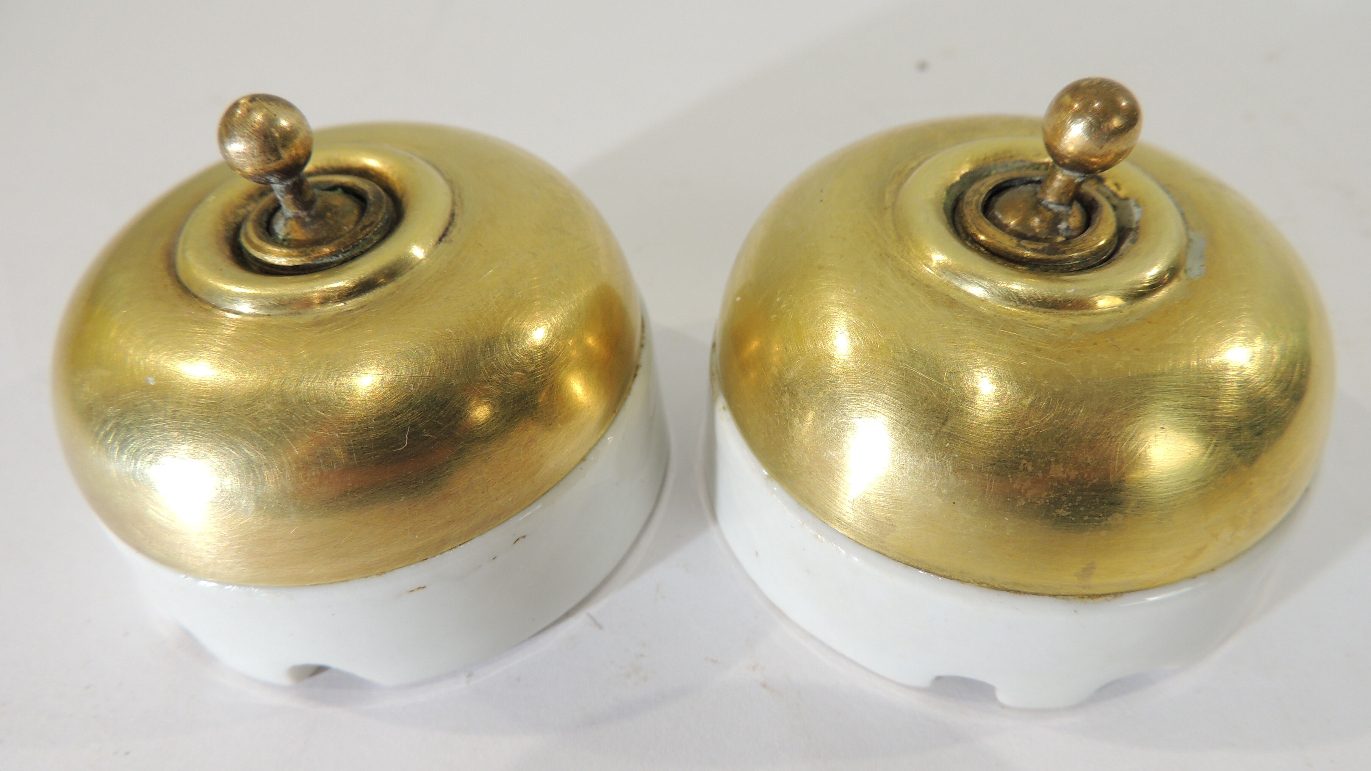 lot Porcelain and brass/vintage switch