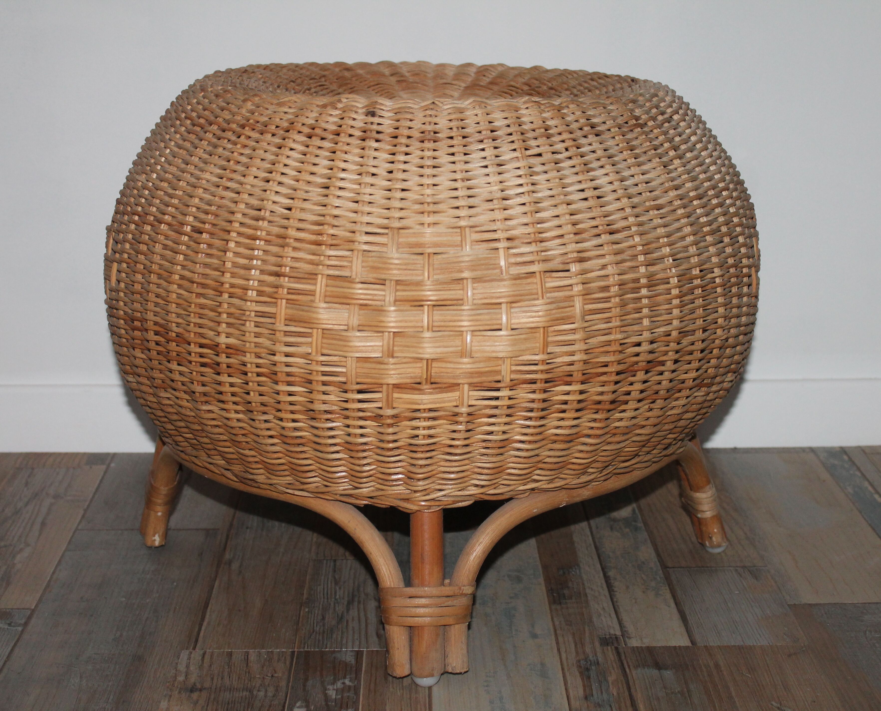 Pouf in osier and rattan from the 70s