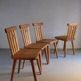 Quatre chaises rustiques en pin par Goran Malmvall | Suède | Années 1940