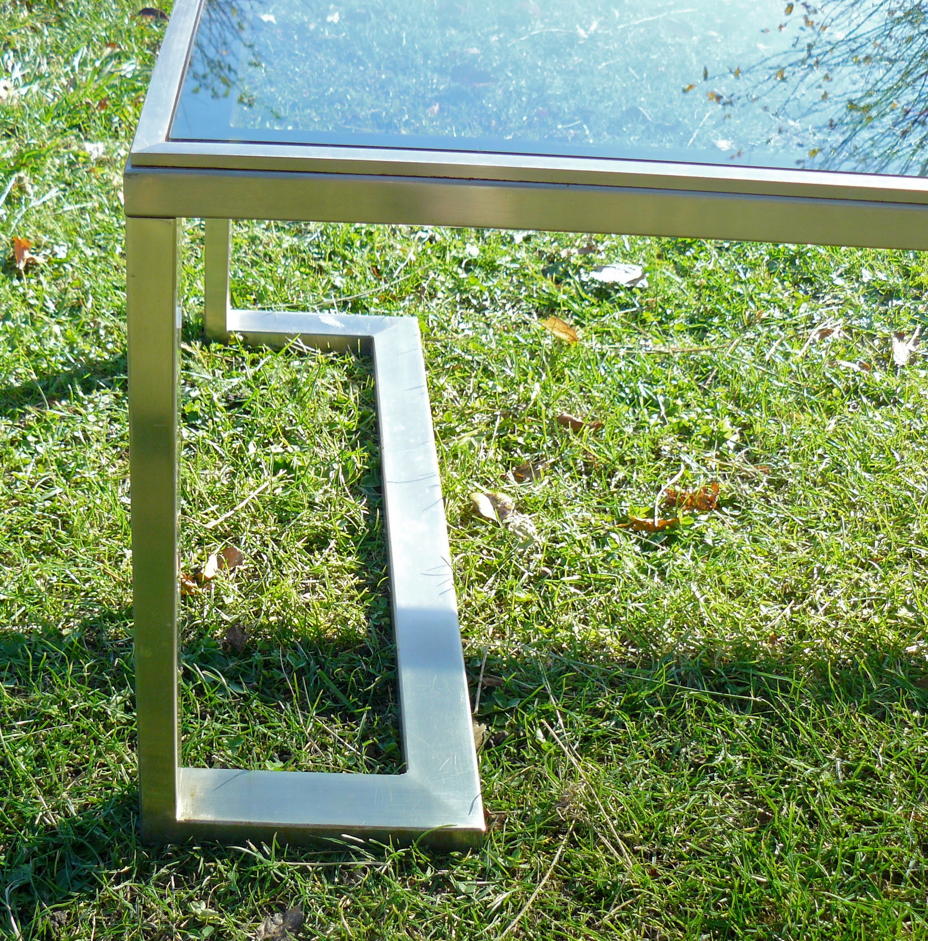 Table basse 1960 métal et verre fumé