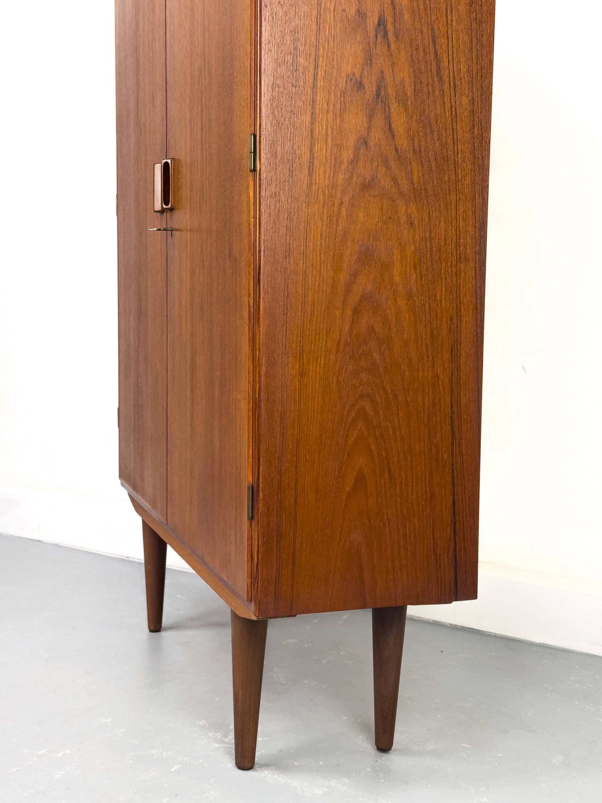 Danish Cabinet in Teak by Børge Mogensen for Søborg Møbelfabrik, 1960s