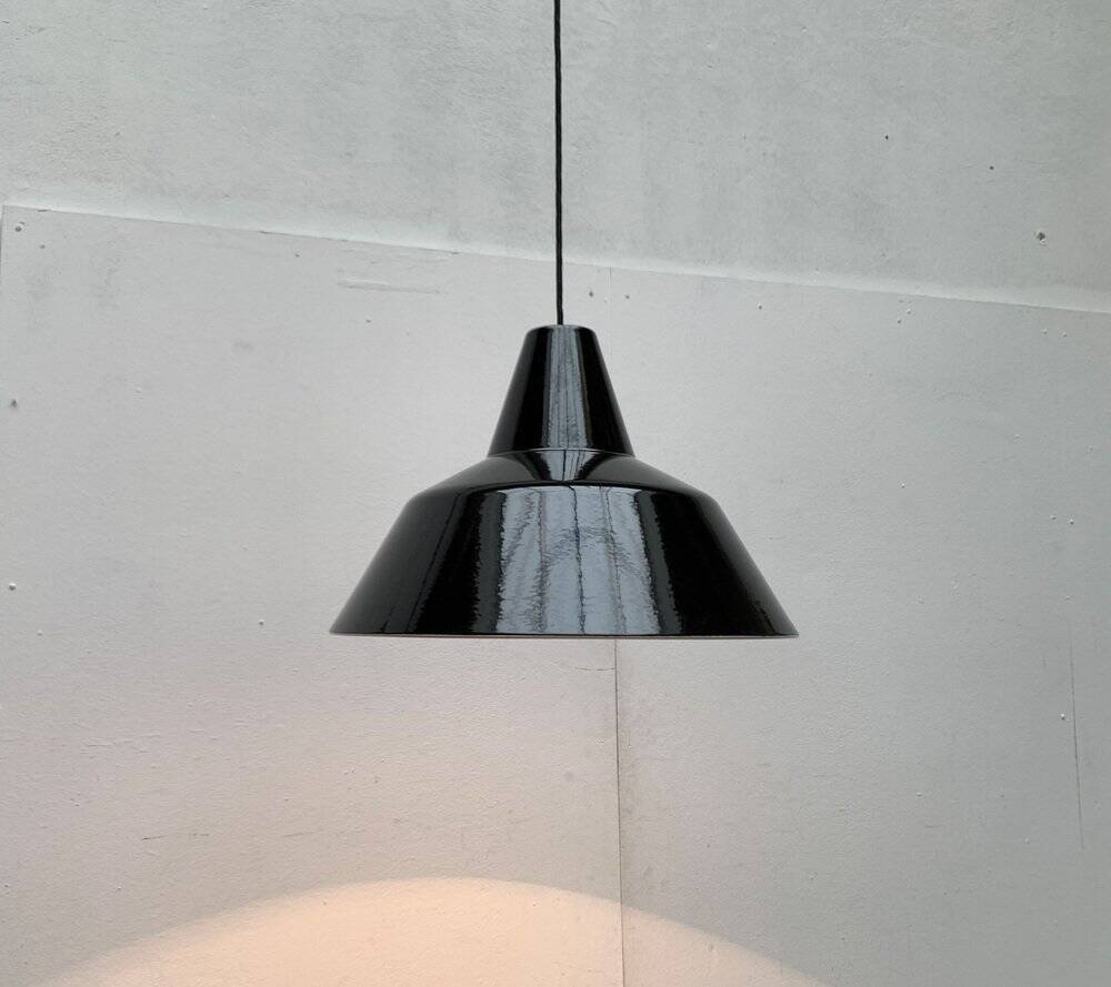 Large Danish Mid-Century pendant lamp in enamel for Louis Poulsen, 1960s.