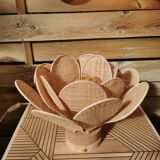 Flower table lamp made of rattan and raffia petals