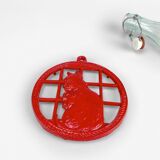 Red cast iron trivia cat décor