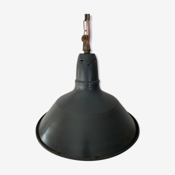 Suspension industrielle ancienne