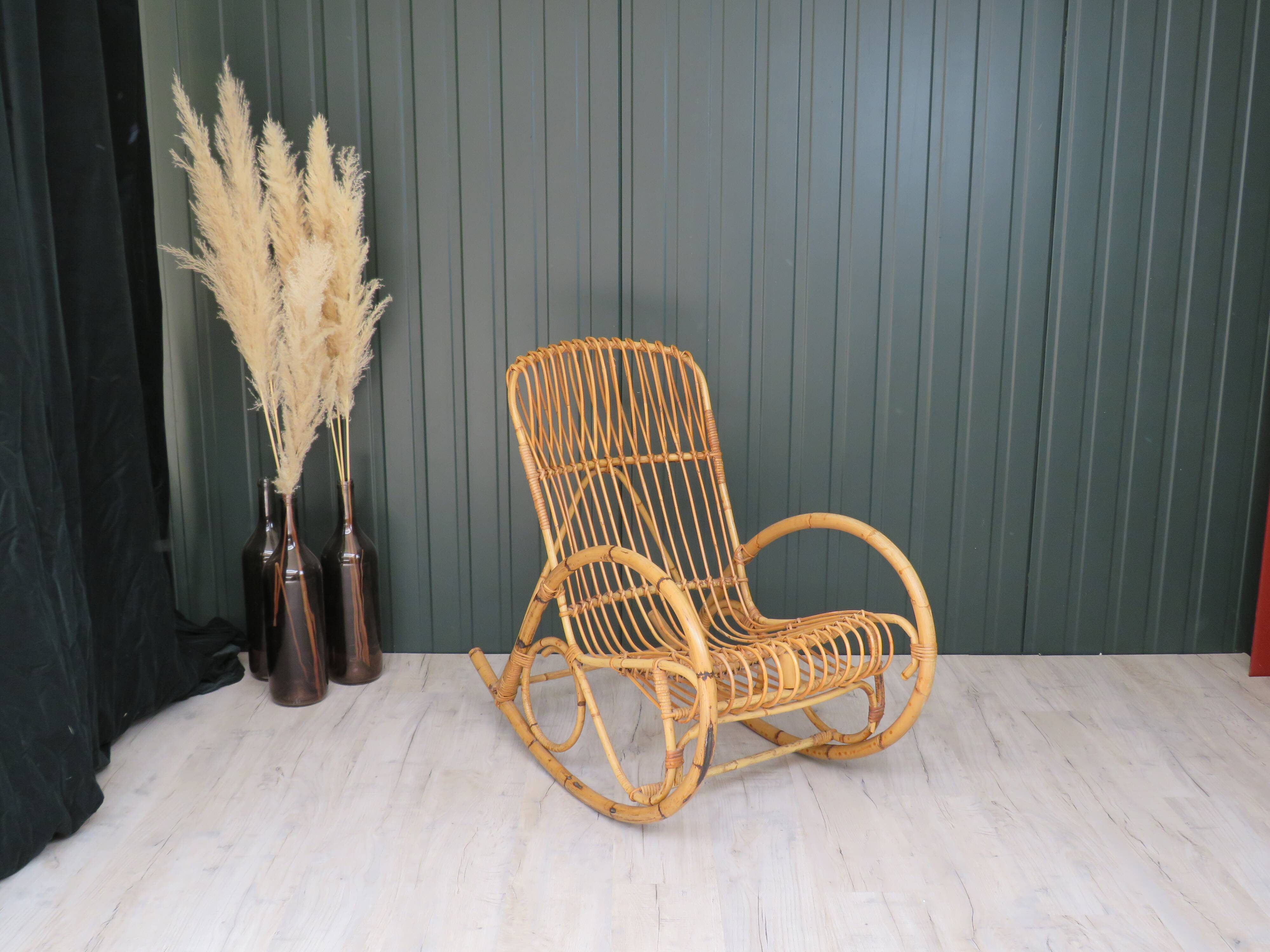 Rocking flesh in rattan