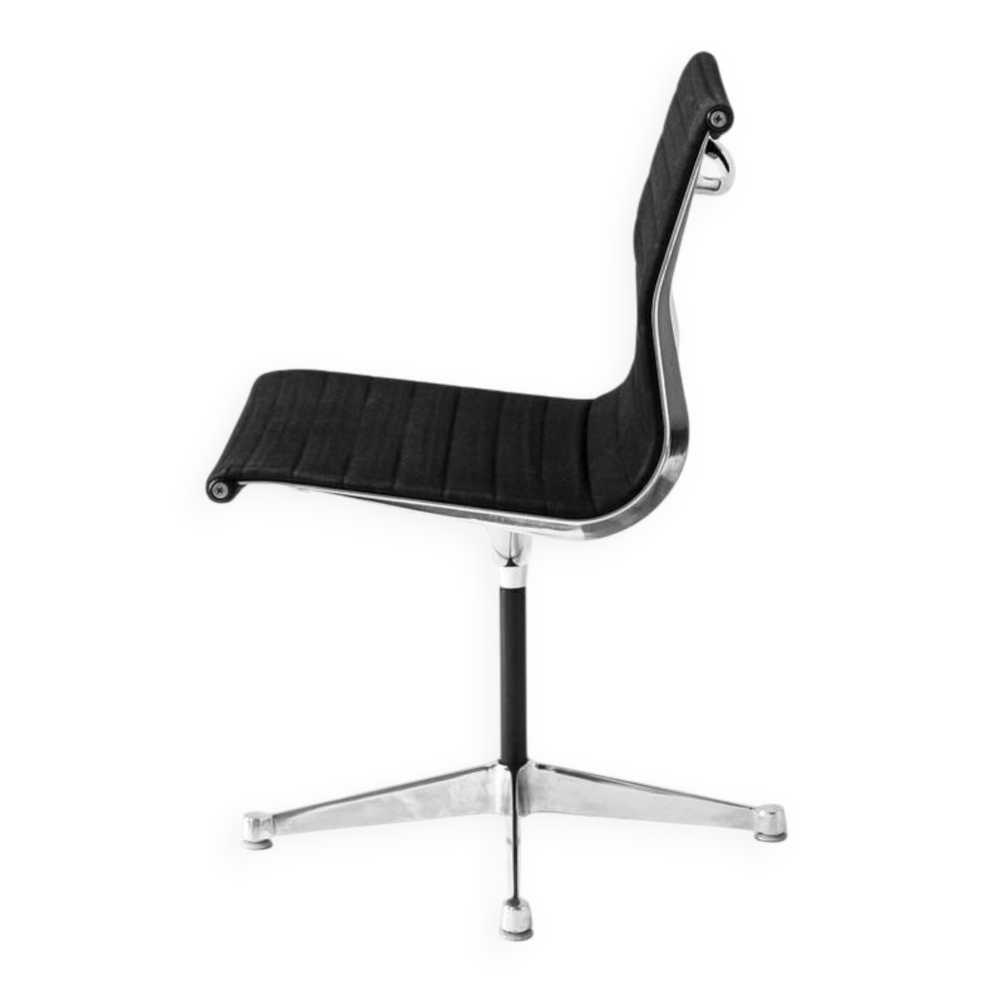 Eames aluminum group chair