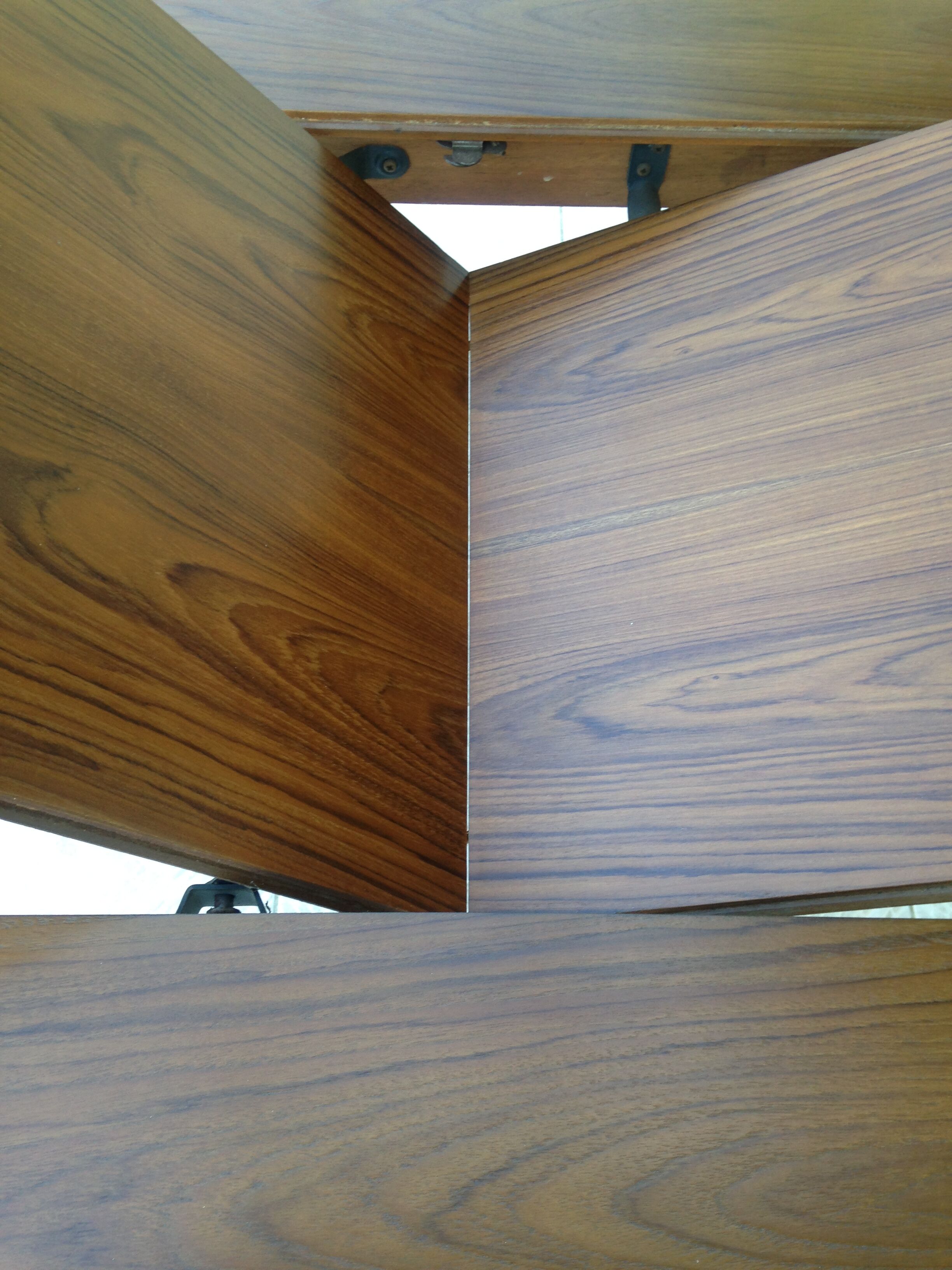 Table extendable scandinavian design teak growing butterfly