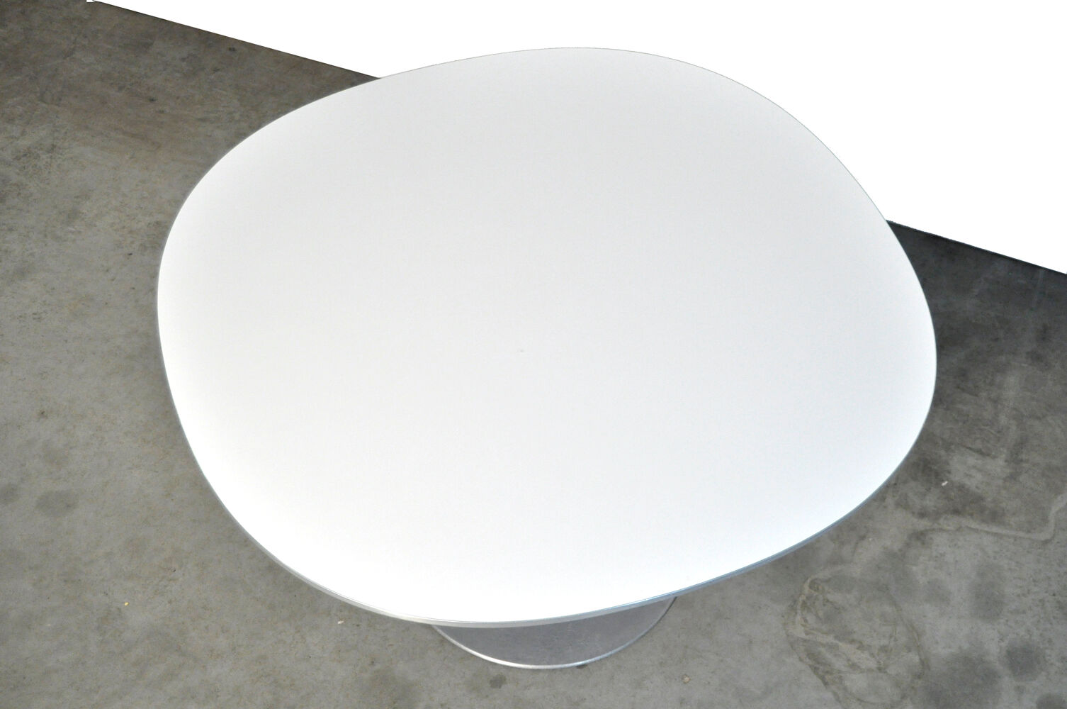 Round diningtable, “supercircular” by Piet Hein & Bruno Mathsson for Fritz Hansen, 1970s