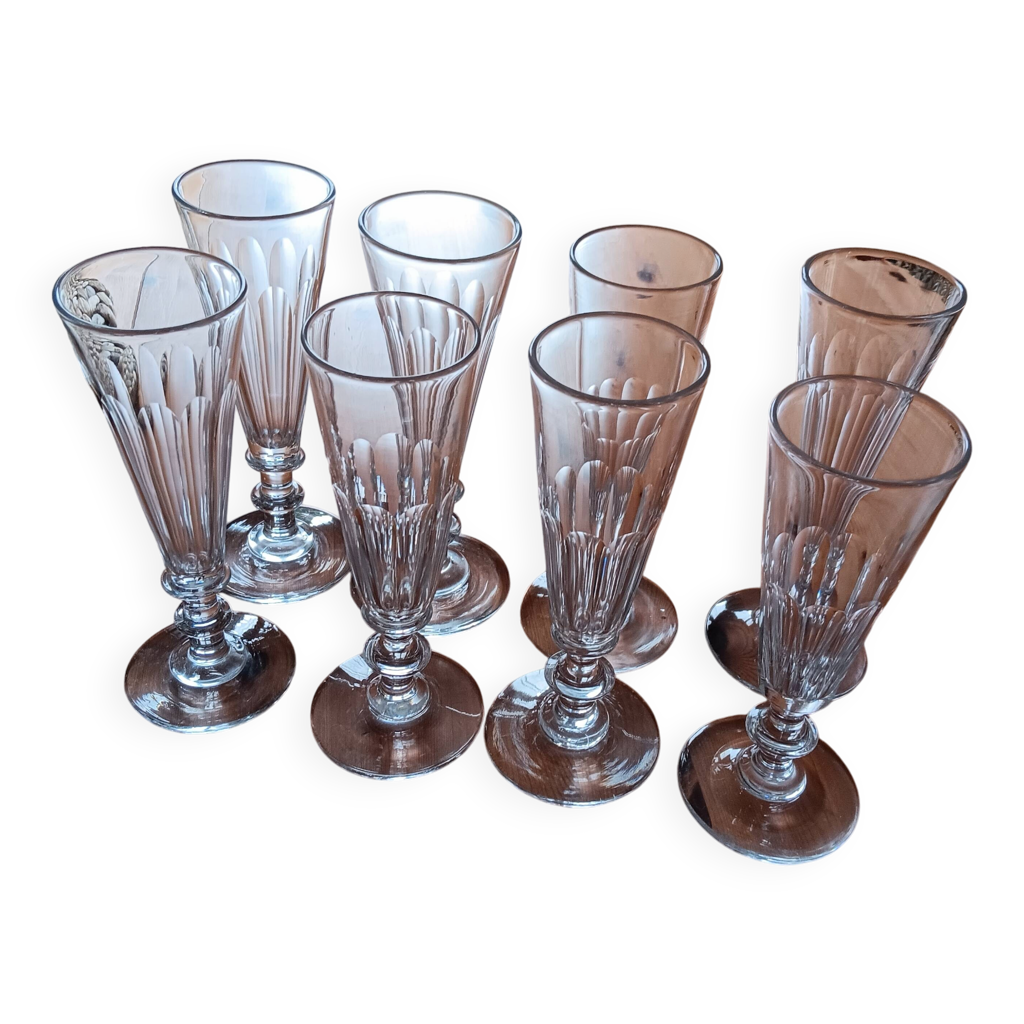 Lot De 6 Flutes à Champagne Appelés 'trinquette' Ou 'cul Sec' En Verre Souffle A La Bouche Vintage