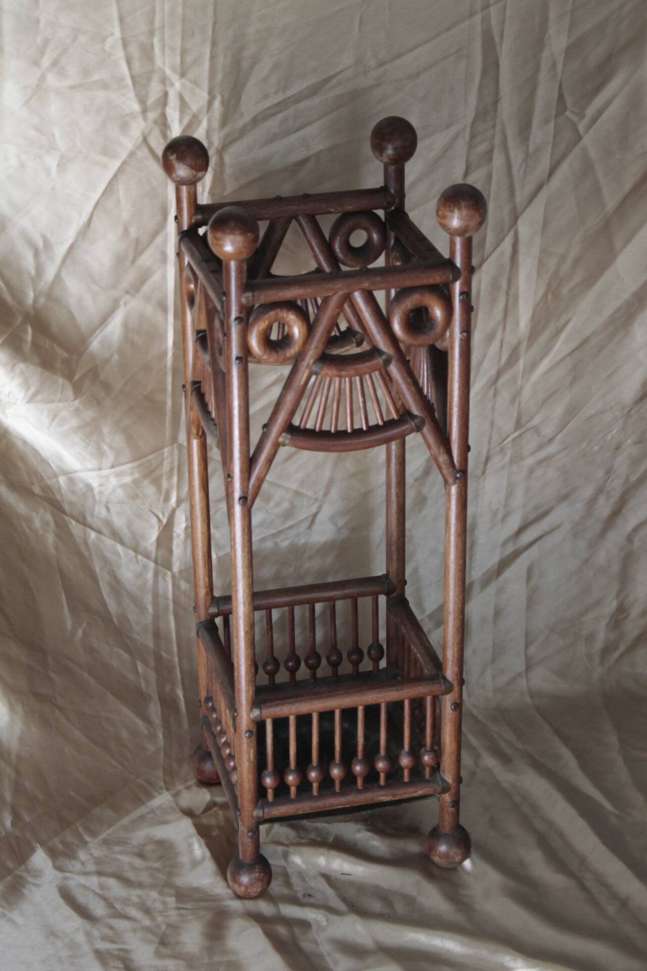 Victorian umbrella stand "Arts & Craft"
