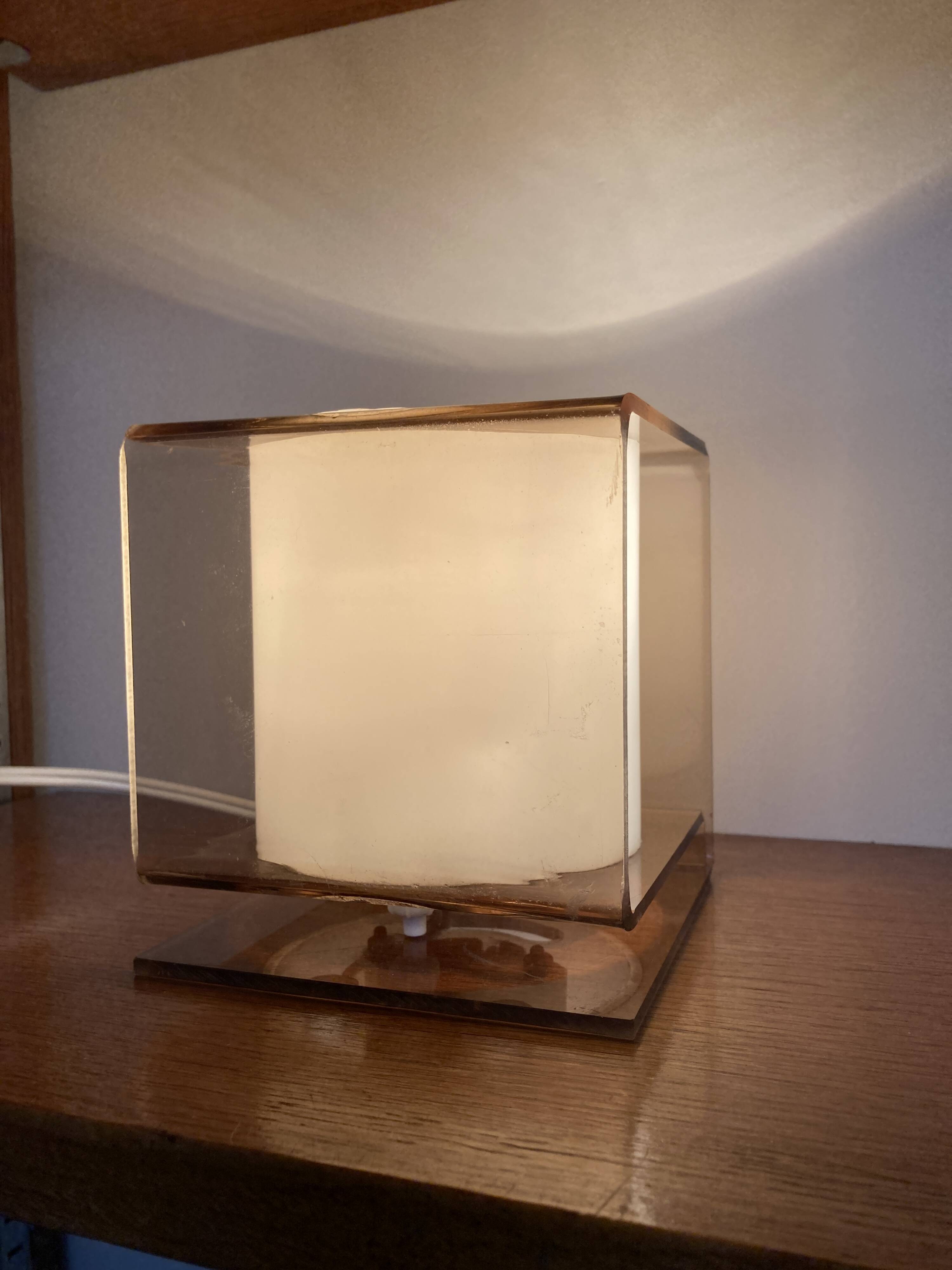 Cube table lamp in smoked plexiglass 70s