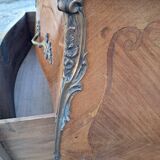 Commode de style Louis XV en bois de rose et marbre rouge, vers 1900