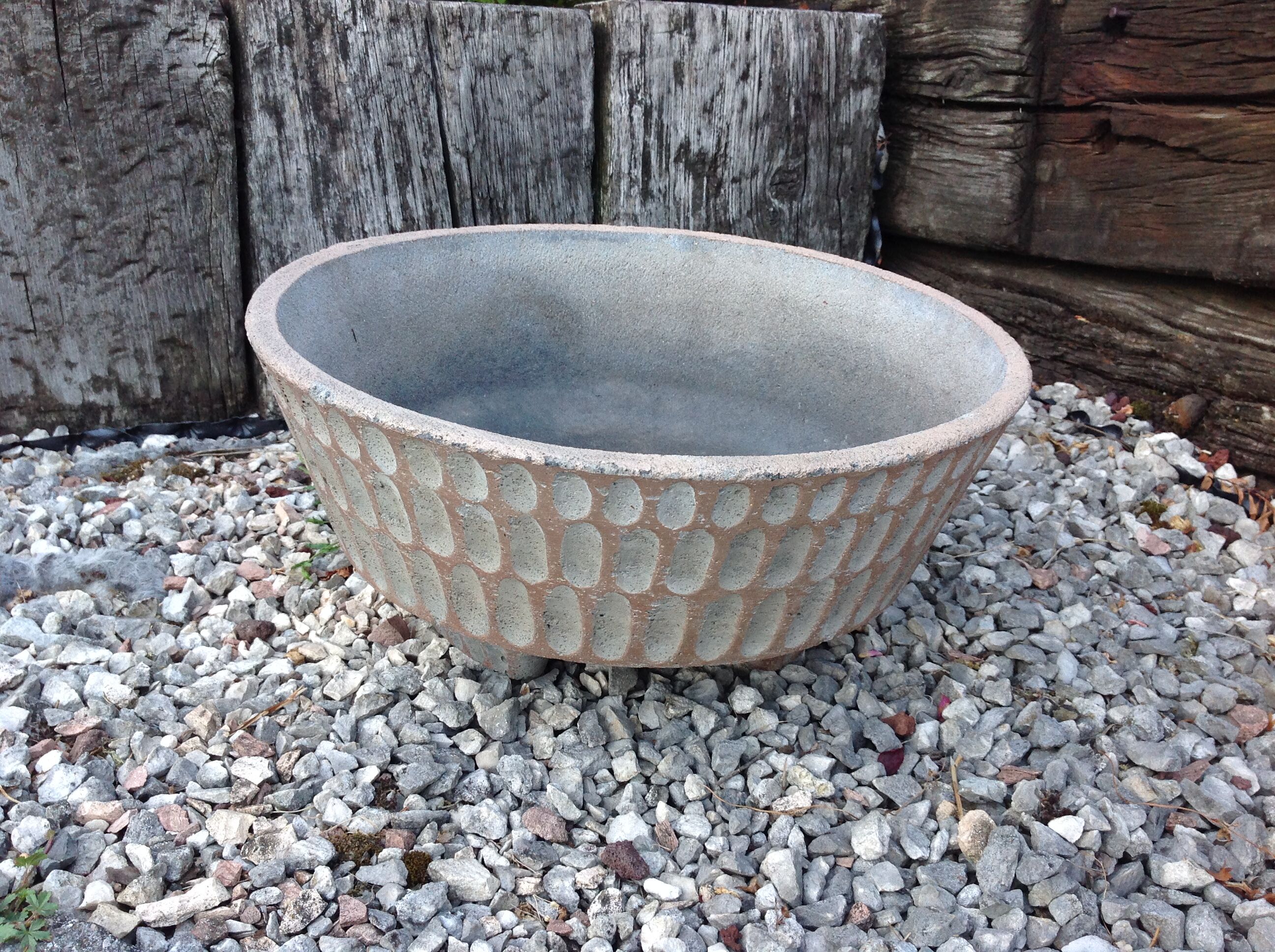 Round planter vintage concrete structured 60, 70s