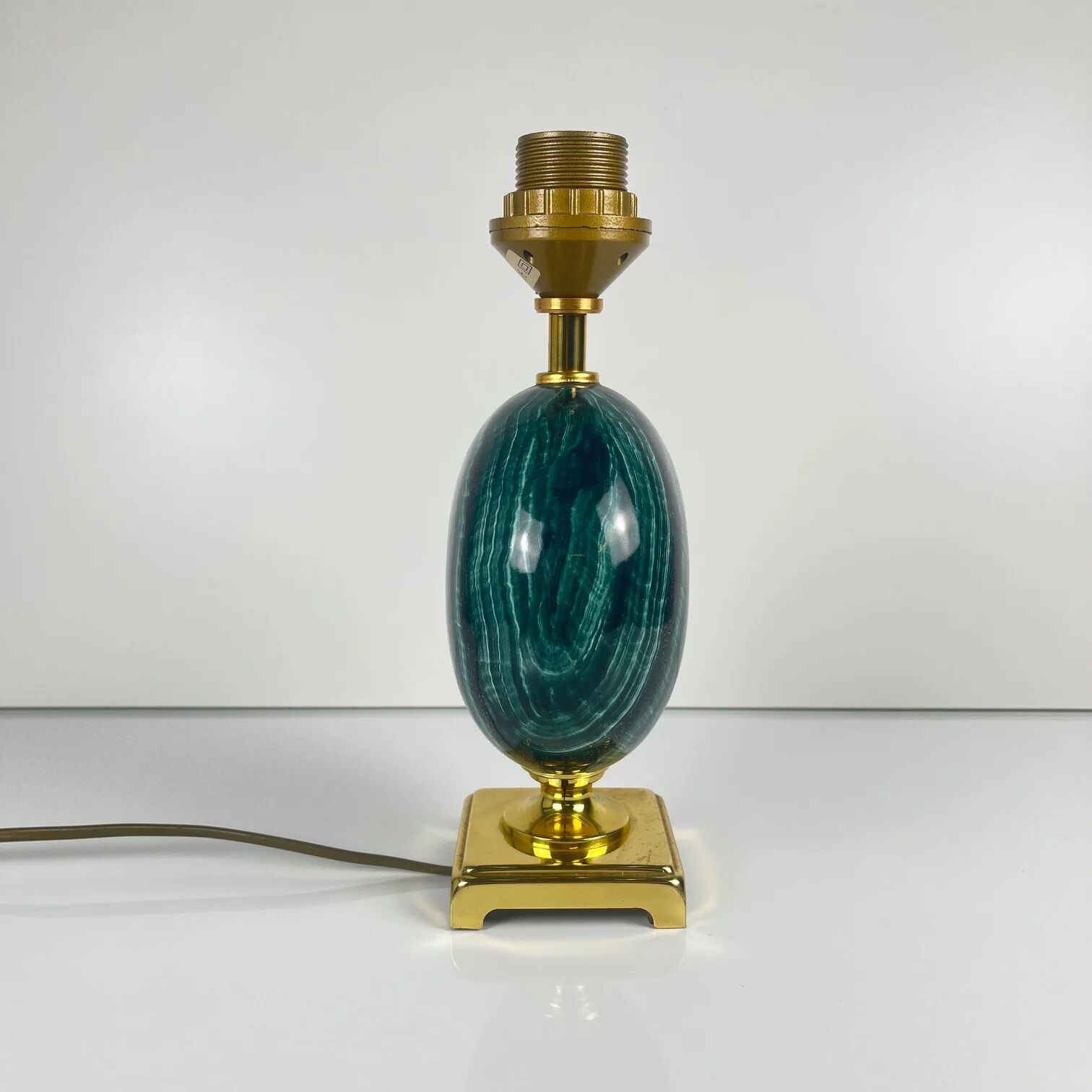 Table lamp Maison Le Dauphin in brass and green malachite imitation, 1980.