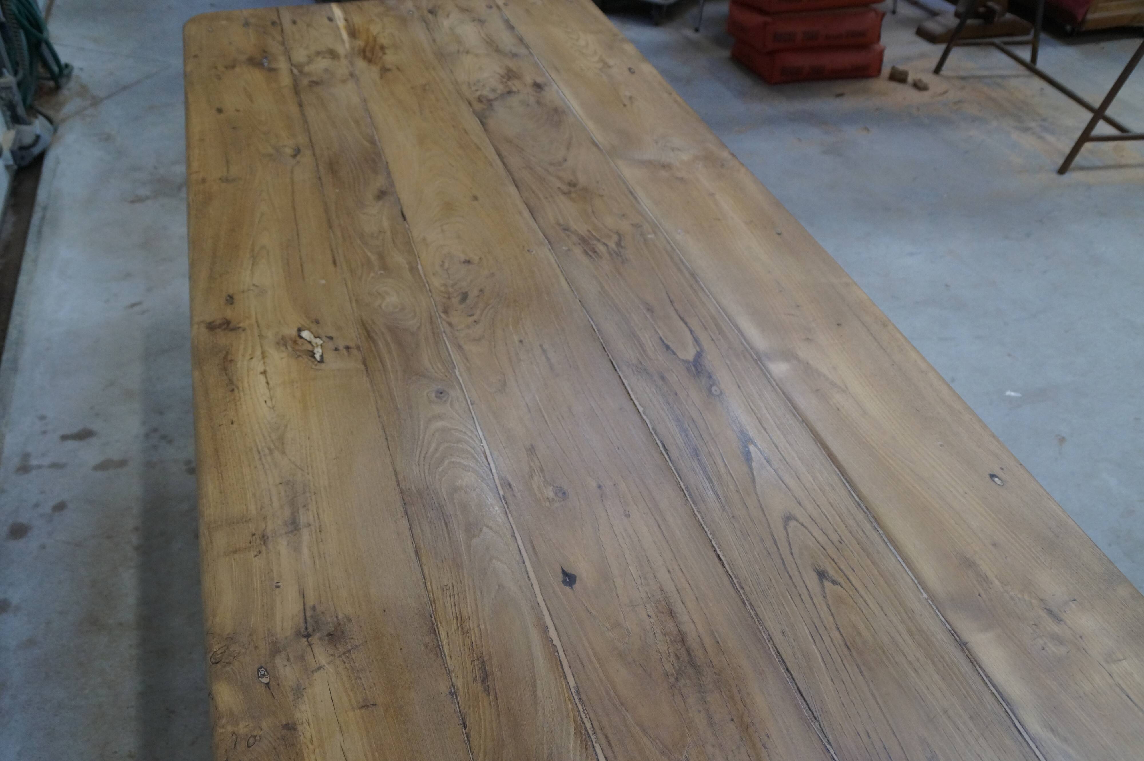 Farm or community table