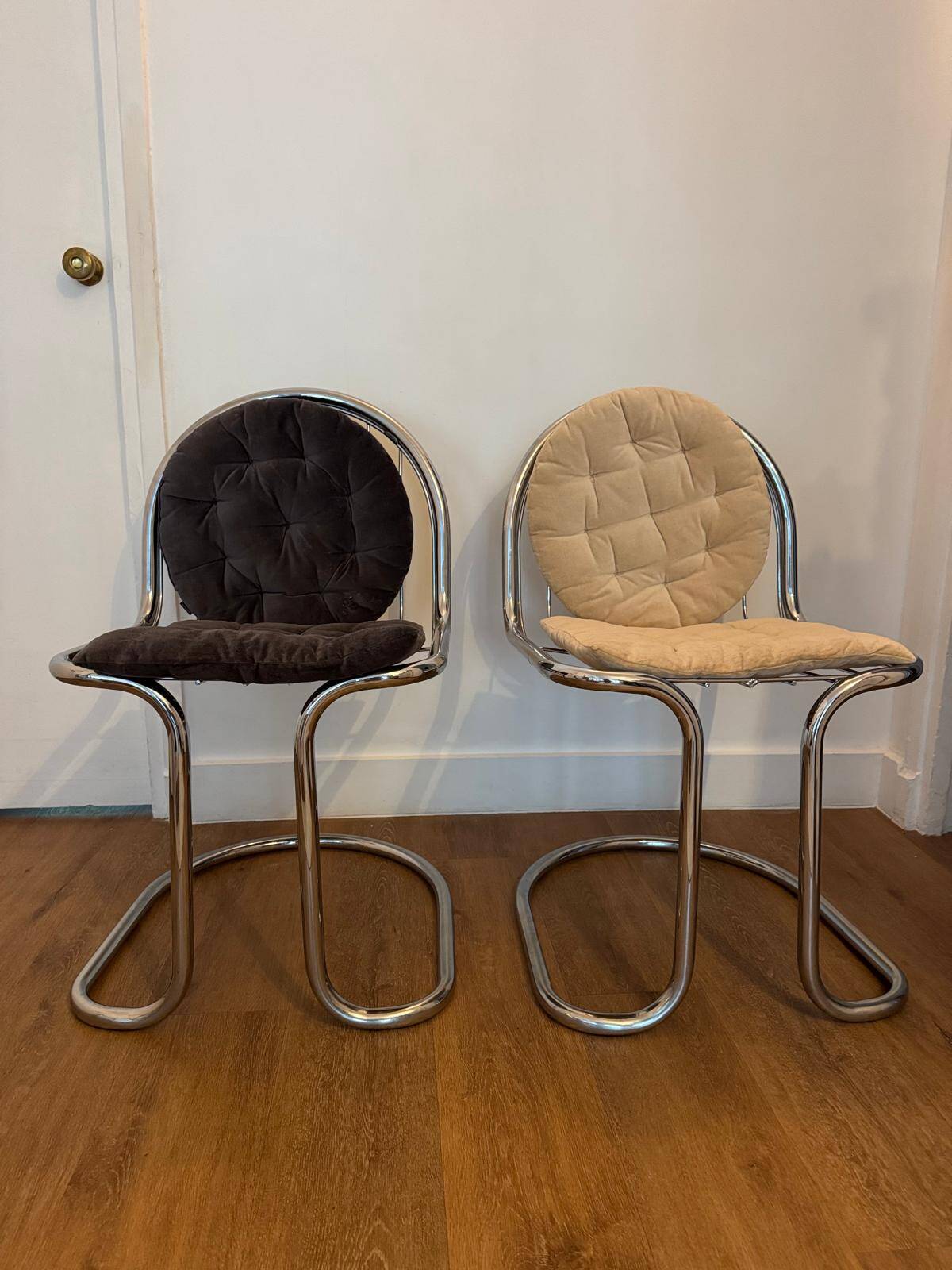 2 vintage cantilever chairs - chrome metal — Gastone Rinaldi/Bauhaus style