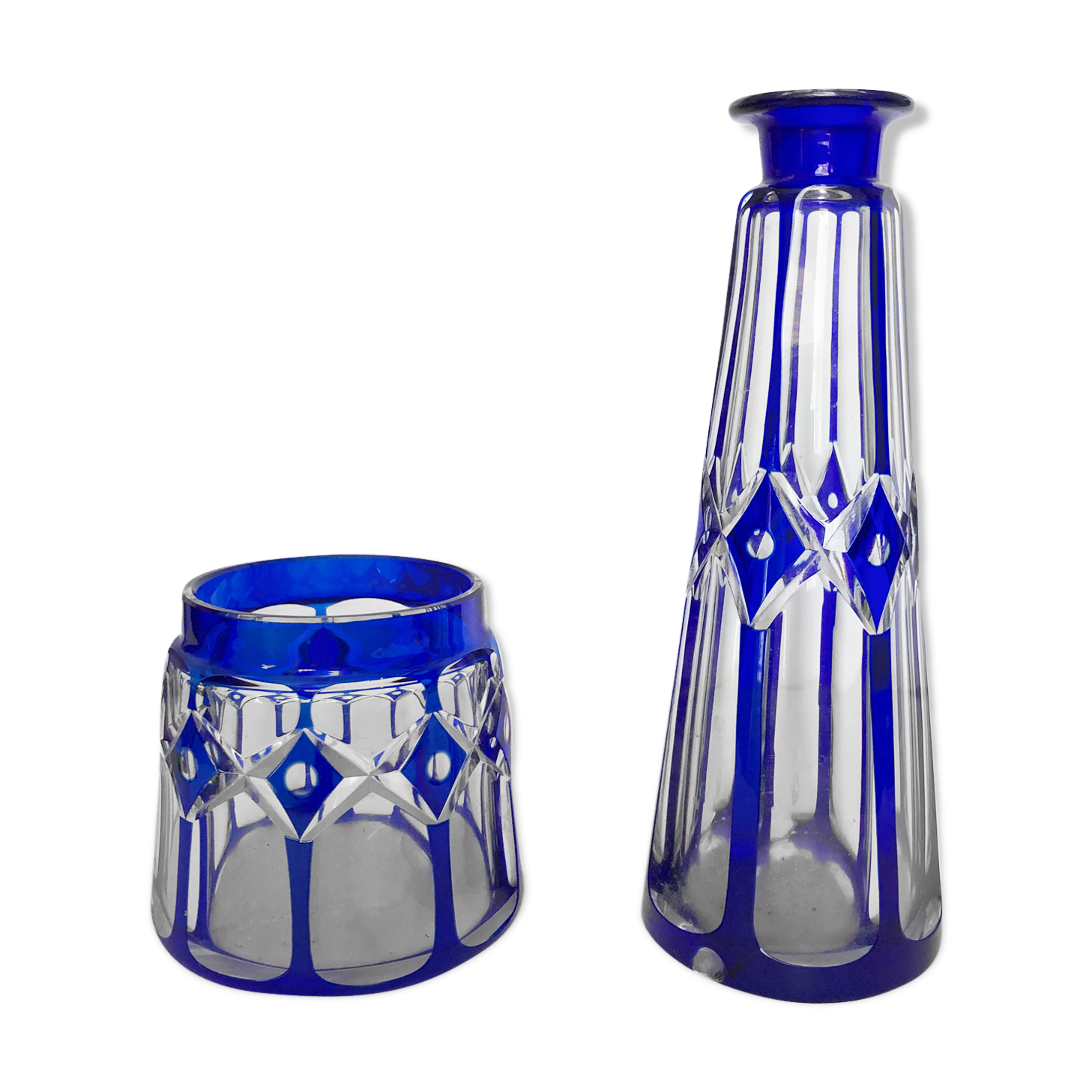 Set of 2 crystal vases