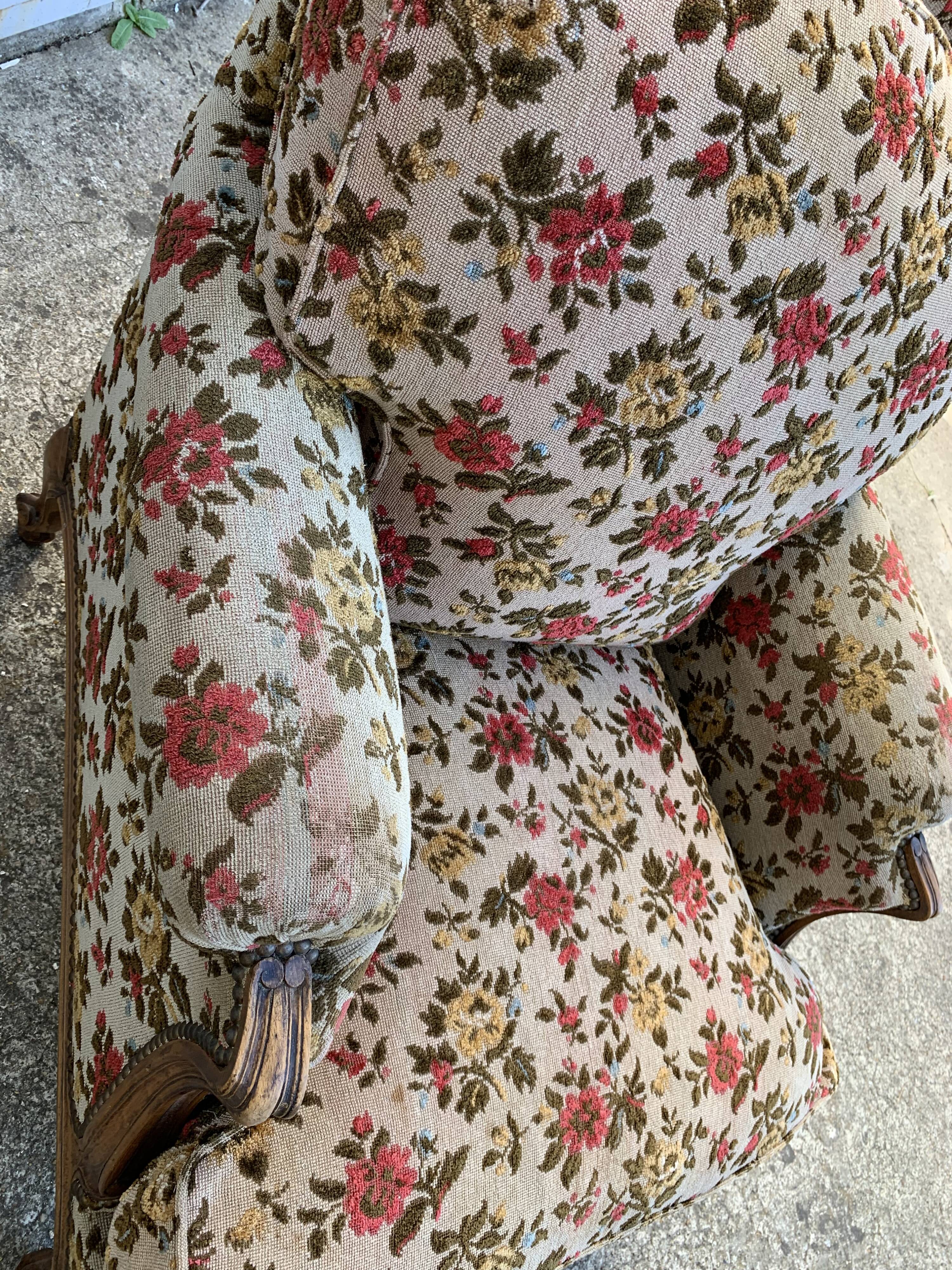 Antique Louis XV style shepherdess armchair in floral flocked fabric
