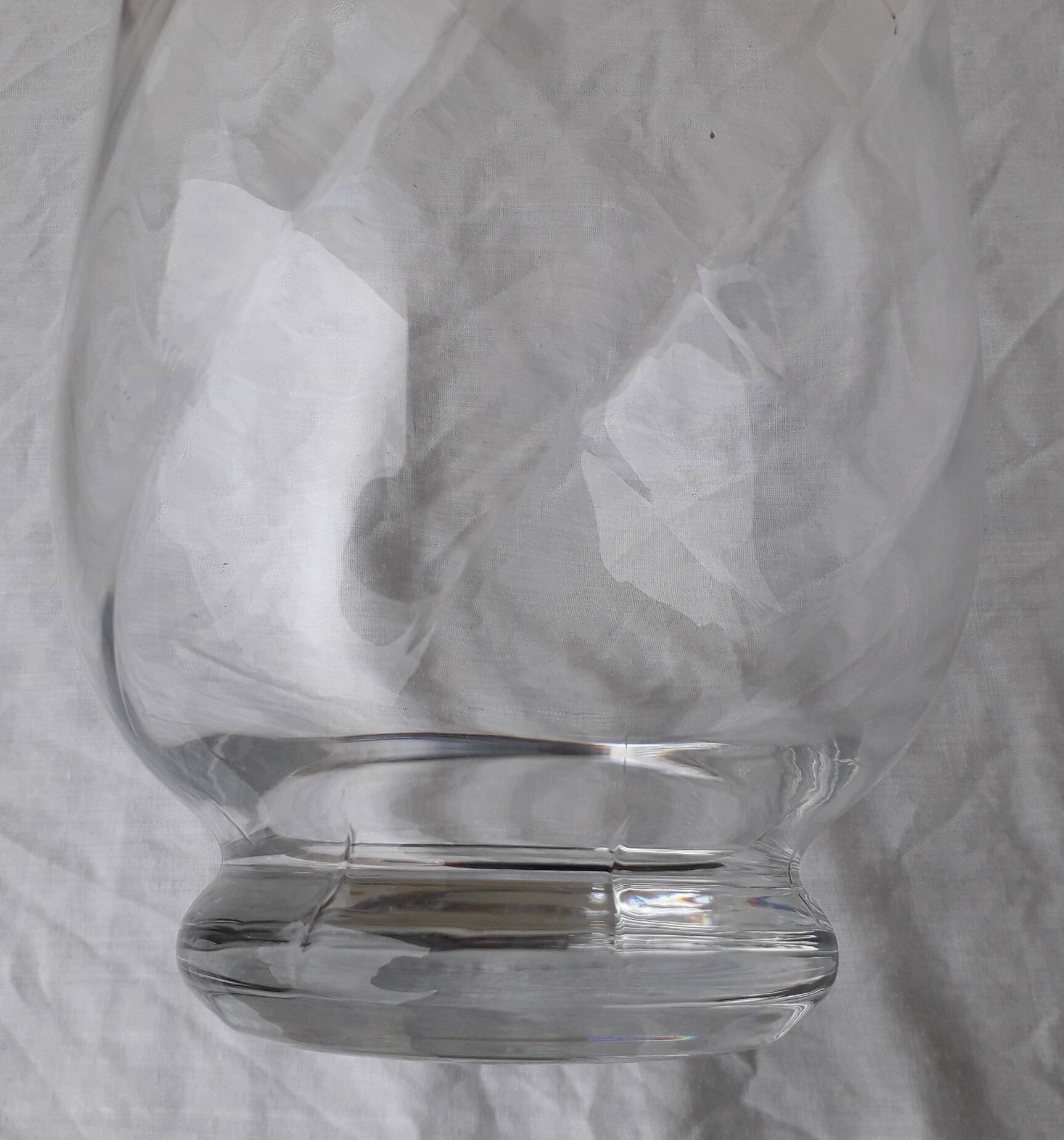 Glass vase